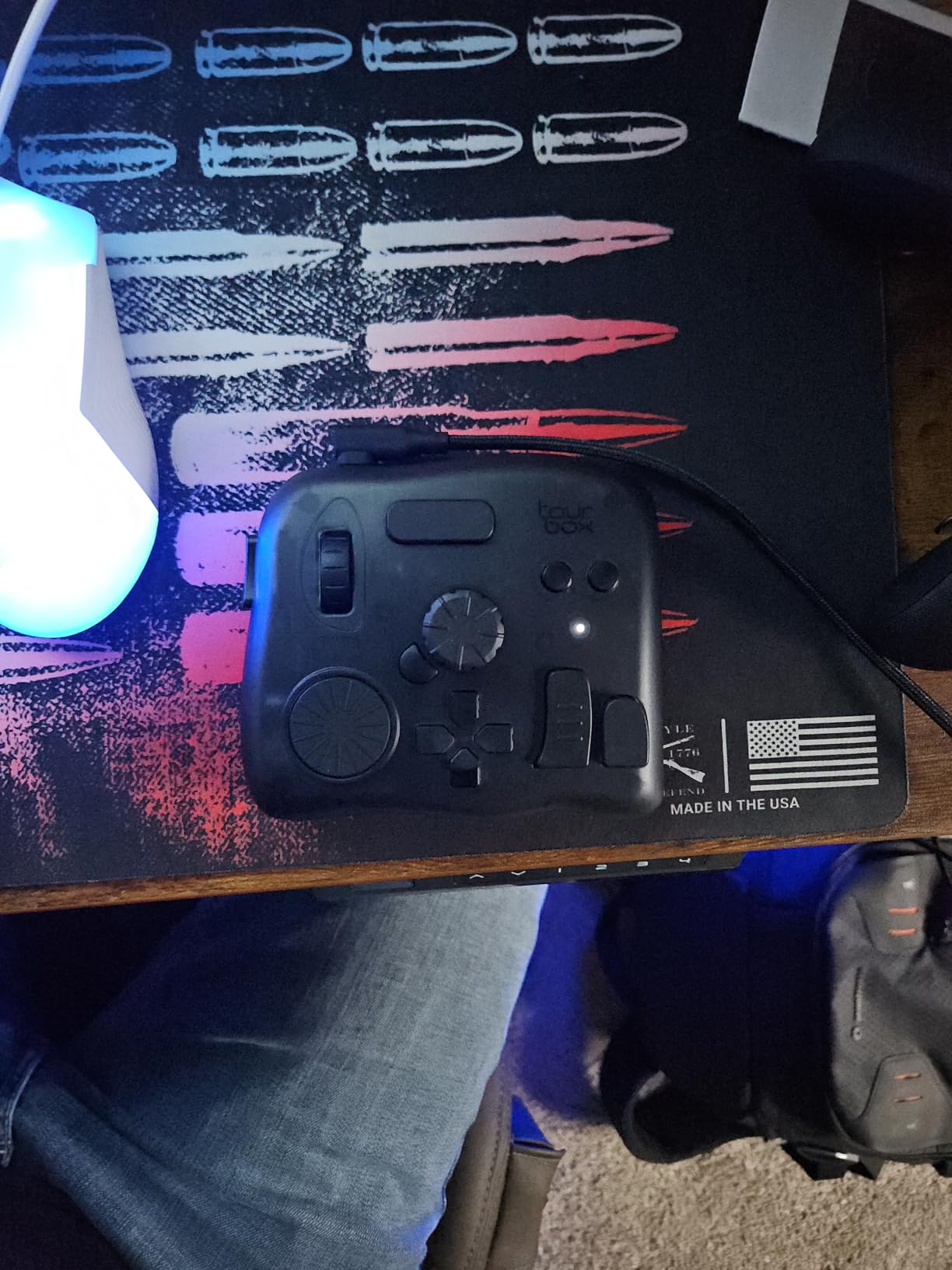 TourBox Elite - Bluetooth Video Editing Controller Color Grading Speed Editor (Translucent Set) customer photo 1