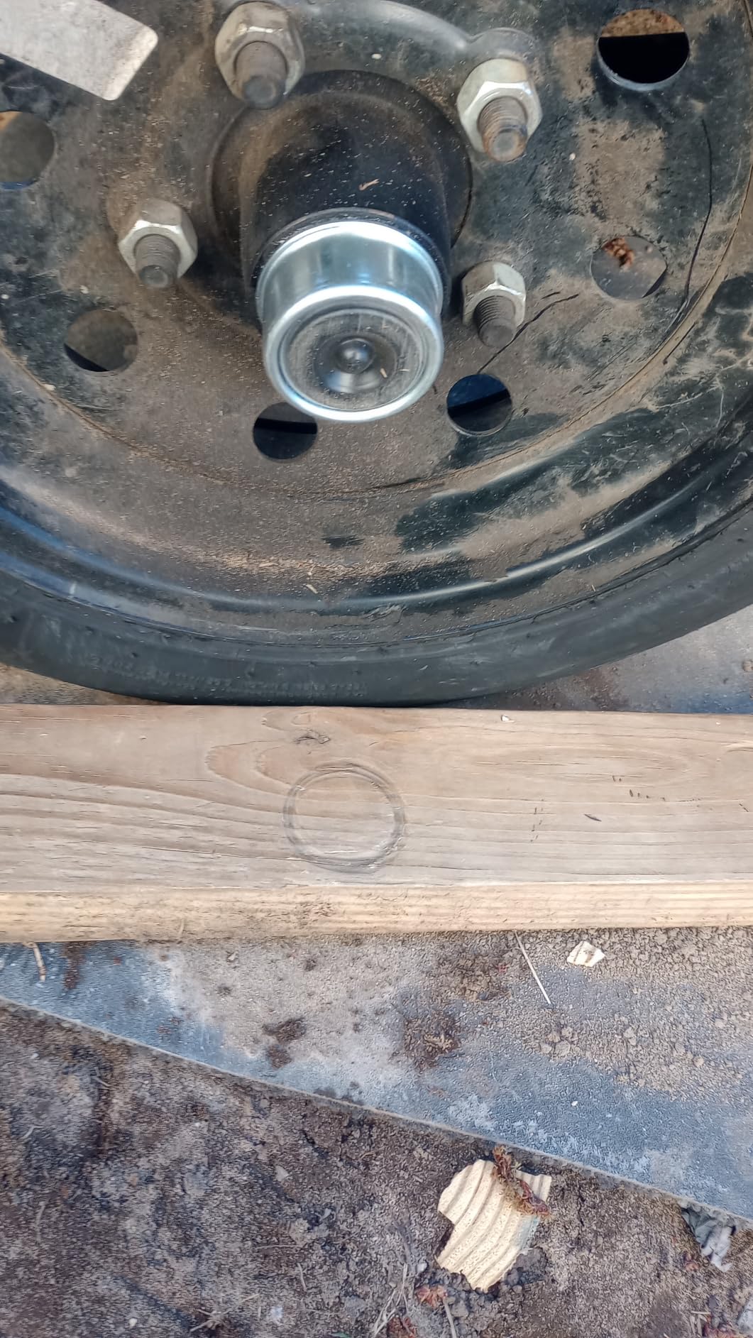 2Sets Trailer Hub Kits 5 on 4.5 for 3500 lbs 1-1/16'' to 1-3/8'' Tapered Axle, Idler Hub with Extra Dust Caps & Rubber Plugs, 5x4.5 Trailer Replacement Hub 5 Lug Bolt Trailer Wheel Hub Kit customer photo 1