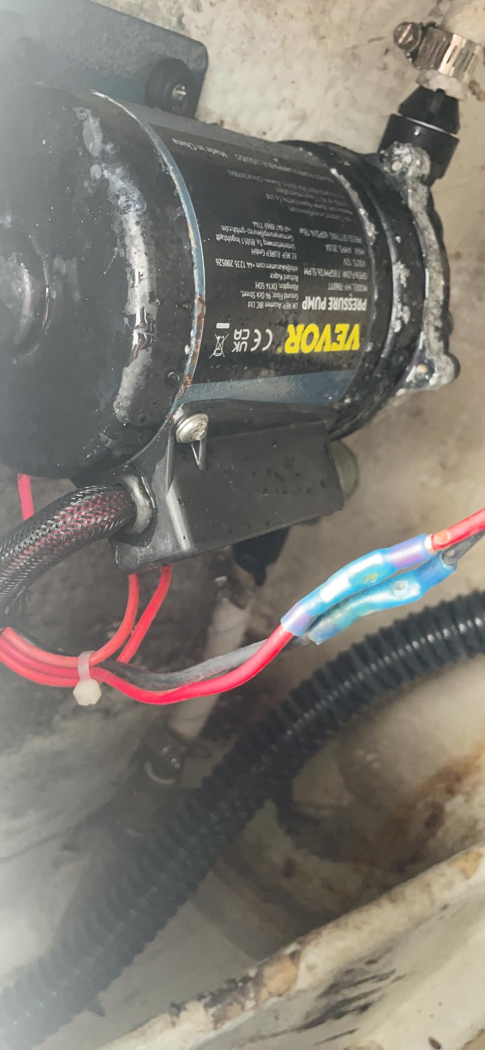 VEVOR Washdown Pump, 12V DC, 7 GPM 60 PSI, Max. 10 FT Lift Self Priming Water Pump, w/EPDM Valve, Universal Salt Water Strainer & Female/Male Thread, for RV, Marine Deck, Yacht customer photo 2
