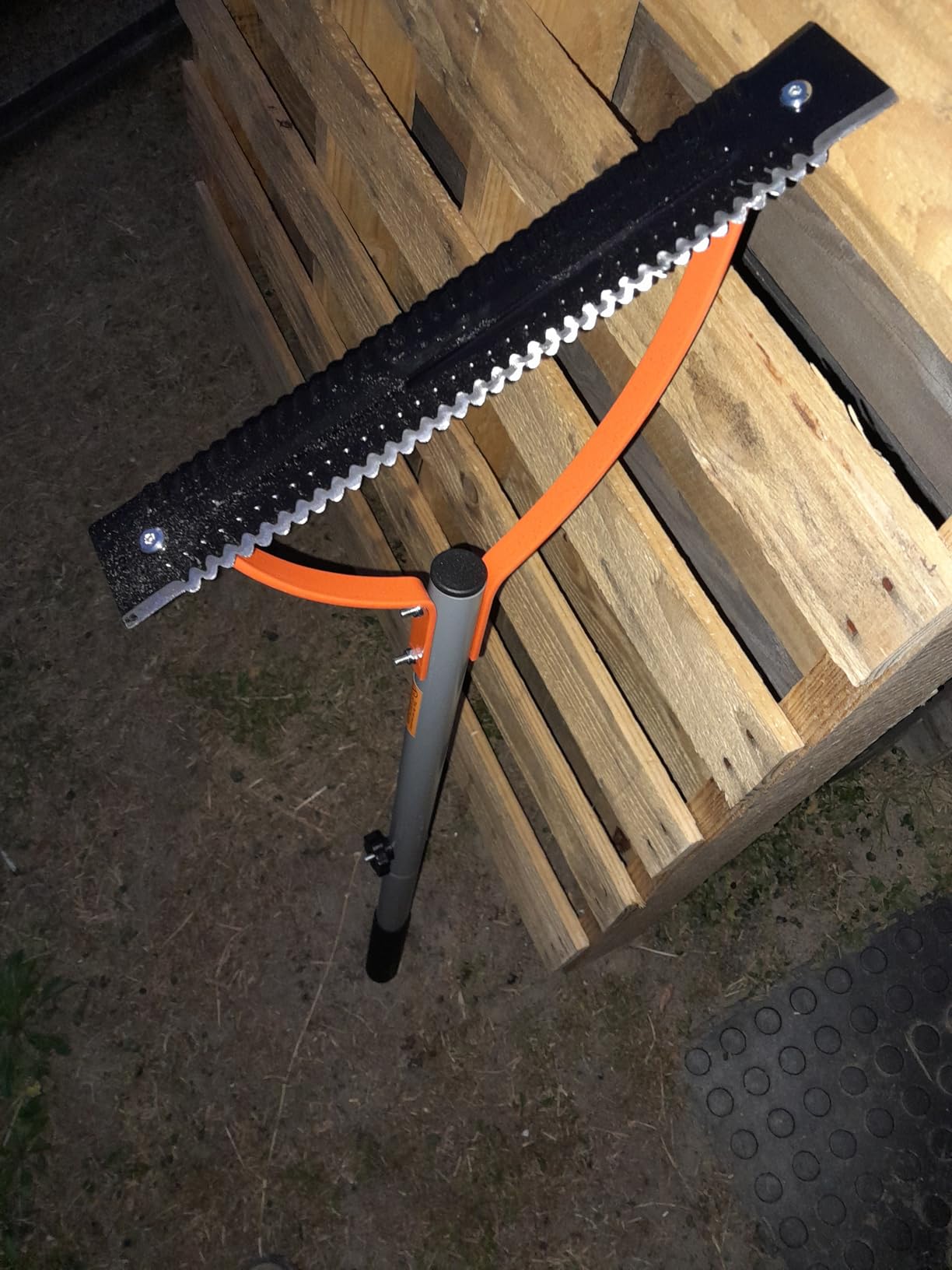 Walensee Weed Grass Cutter with Serrated Double-edged Sharp Blade Manual Grass Whip with 30 Inch Steel Handle customer photo 1