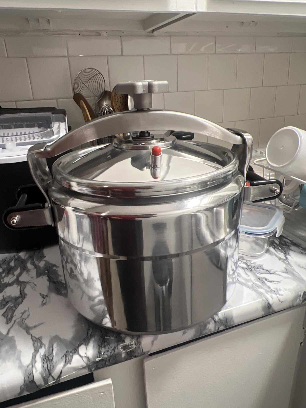 Universal (Extra Large) 53-Quart Aluminum Pressure Cooker for Professional Use - Commercial-Grade, 2 Safety Valves, Reinforced Handles, Easy-Open Lid - Ideal for Large Kitchens, and Restaurants customer photo 1