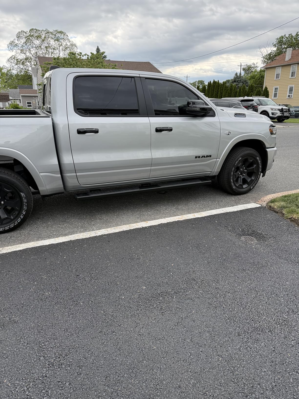 COMNOVA Side Steps Running Boards Compatible with 2019-2026 Chevy Silverado/Sierra 1500 Crew Cab & 2020-2026 Silverado/Sierra 2500HD 3500HD Crew Cab. 6.5 Inches Rock Sliders Truck Side Steps Step Bars. customer photo 1