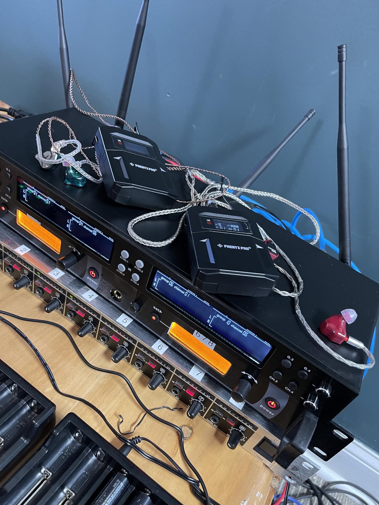 Phenyx Pro Quad-Channel Wireless in Ear Monitor System, Mono IEM System w/ 4 Bodypacks, 4x25 UHF Frequencies, Rack Mount, 164 ft Range, Wireless in Ear Monitor for Bands/Studio (PTM-33-4B) customer photo 2