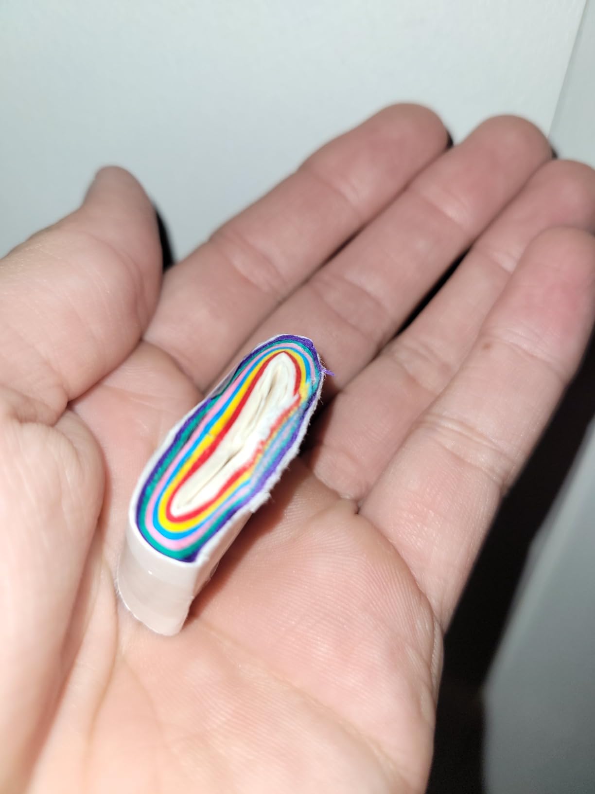 Wettarn 24 Pcs Mouth Coils Vomit Paper Magic Tricks Clown Magician Accessories Colored Mouth Coils Paper Stage Gimmick customer photo 1