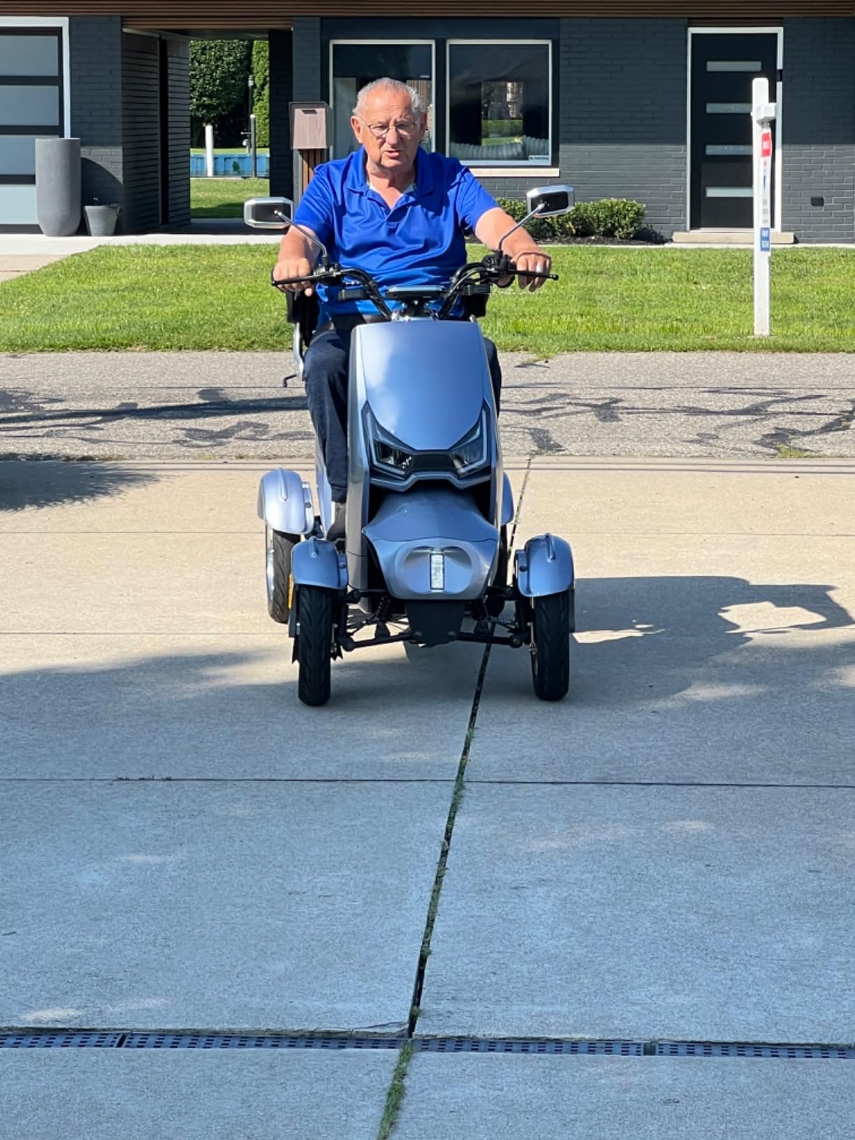Mobility Scooters for Seniors & Adults 500lbs Capacity - All Terrain Electric Powered Wheelchair Device - Heavy Duty Mobility Scooter for Travel, Elderly w/Remote Key (Blue) customer photo 1