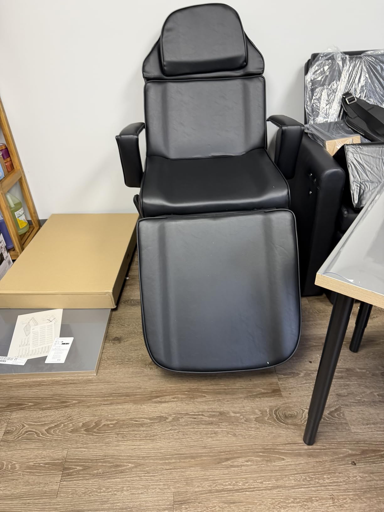 BarberPub Fully Electric Facial Bed with 3 Motor for Esthetician, Tattoo Chair for Client, Massage Bed customer photo 1