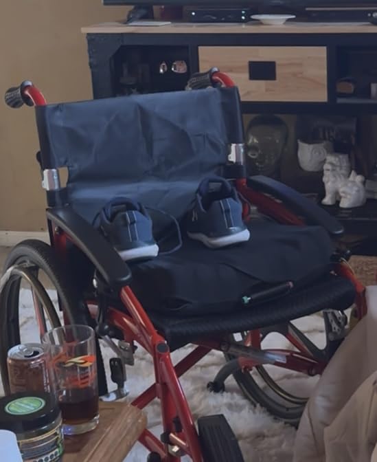 Lightweight Wheelchair for Adults, Ergonomic Sports Foldable Transport Wheelchair, Self-propelled Manual Wheel Chair with 24-inch Wheels and Comfortable Cushions customer photo 2