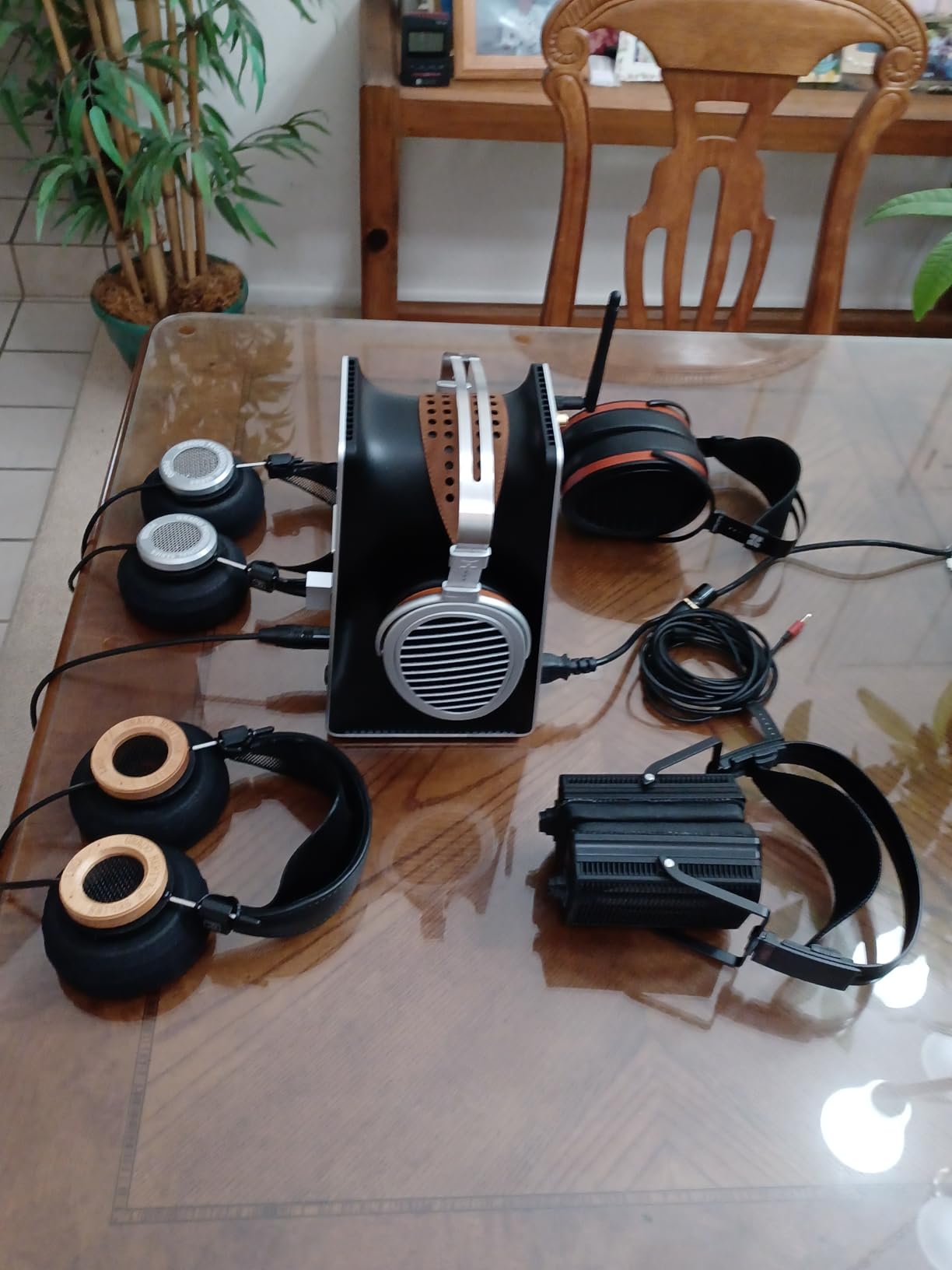HIFIMAN EF600 Desktop Balanced Headphone DAC & Amplifier HYMALAYA PRO, XLR/RCA/6.35mm Output for Home Audio customer photo 1
