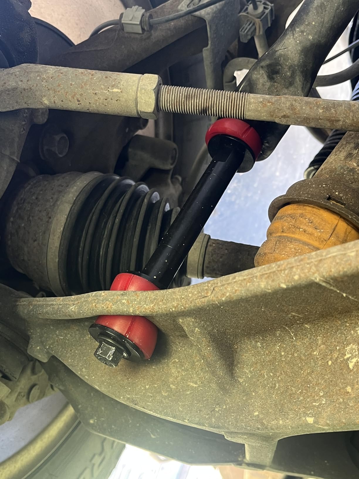 KSP Suspension Stabilizer Bar Link for Chevy GMC Silverado Sierra 1500, Front Sway Bar End Link for Escalade Avalanche Suburban Tahoe, Replace OE K700538 K70043 customer photo 1
