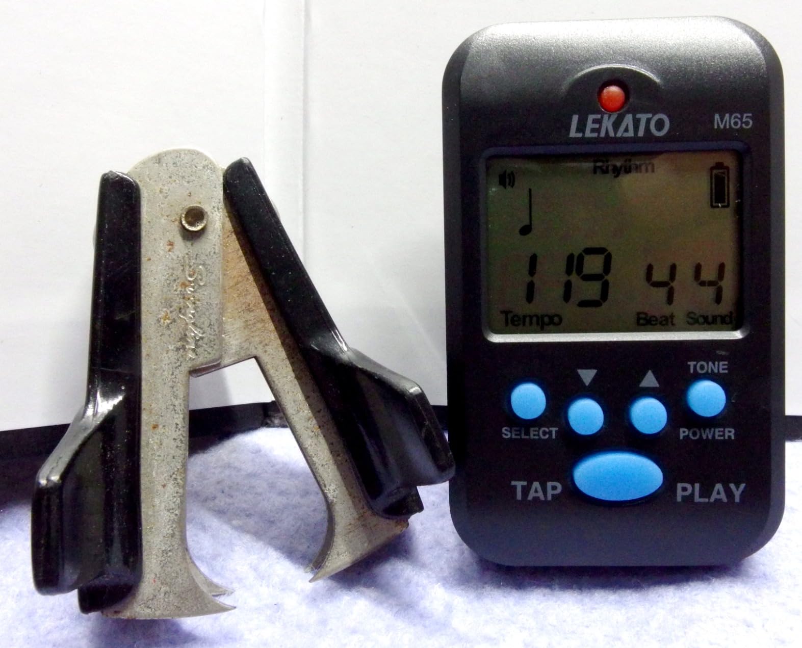LEKATO Digital Metronome, Rechargeable LCD Electronic Mini Metronome, Human Voice, Clip on, 10 Beat Sounds, Volume Adjustable, Portable M65 Metronome (Black) customer photo 2