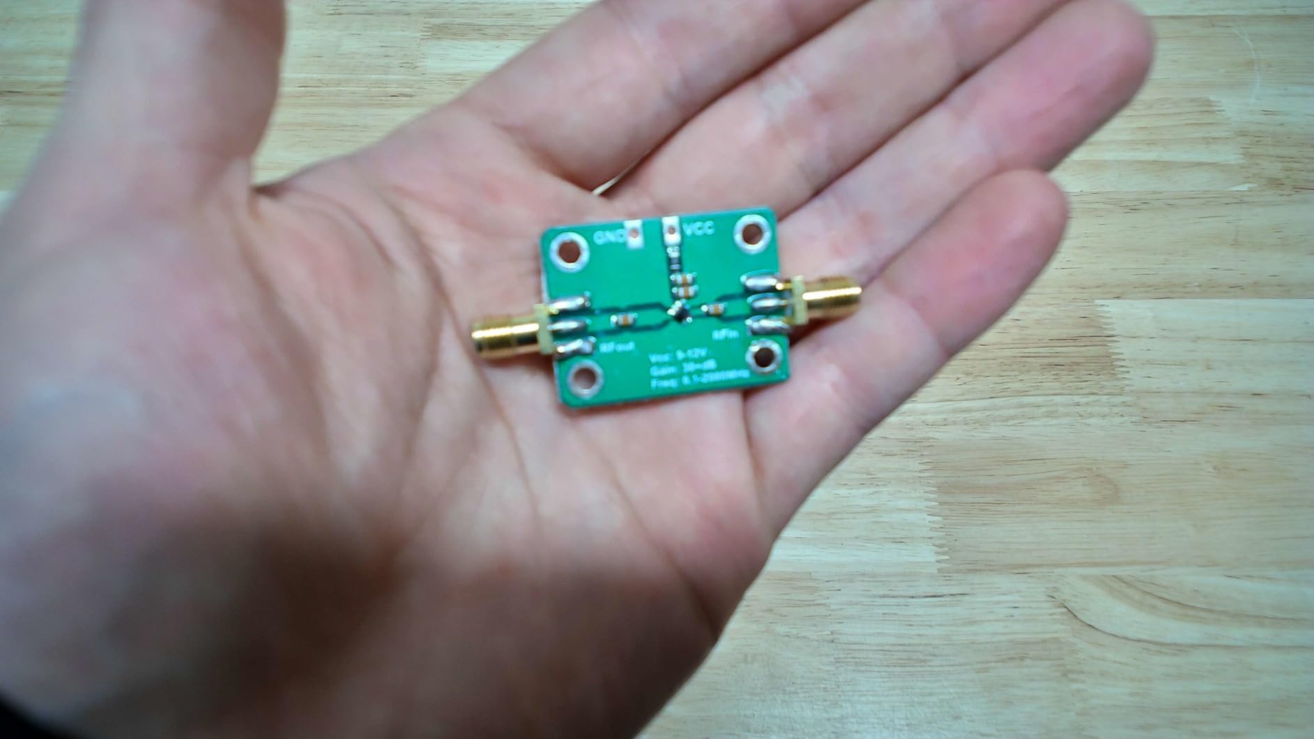 9-12V Radio Frequency Wideband Amplifier Low Noise Amplifier LNA 0.1-2000MHz Gain 32dB customer photo 1