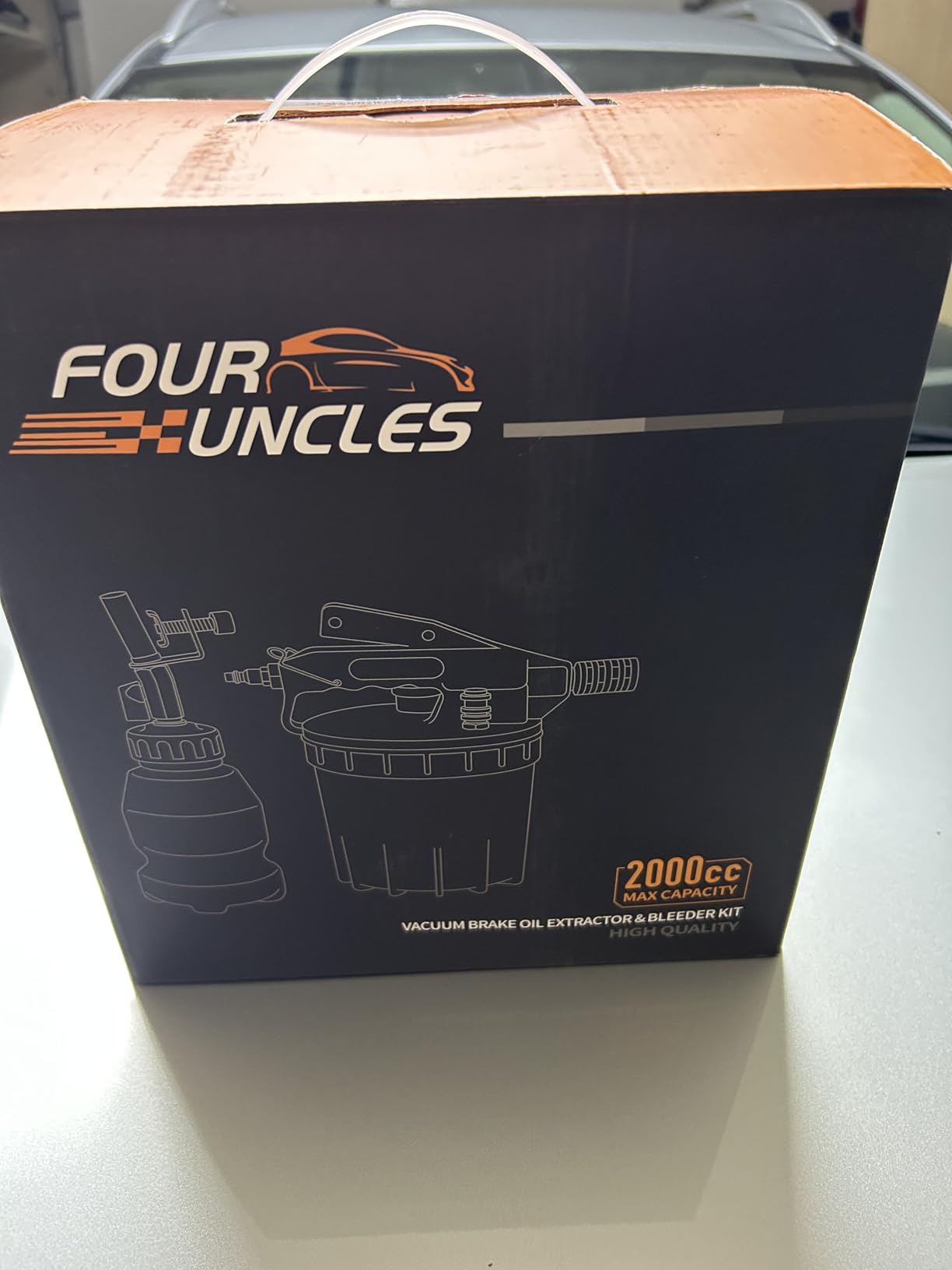 FOUR UNCLES Brake Bleeder Vacuum Pump Kit - Pneumatic Brake Fluid Extractor with 1L Refilling Bottle customer photo 1