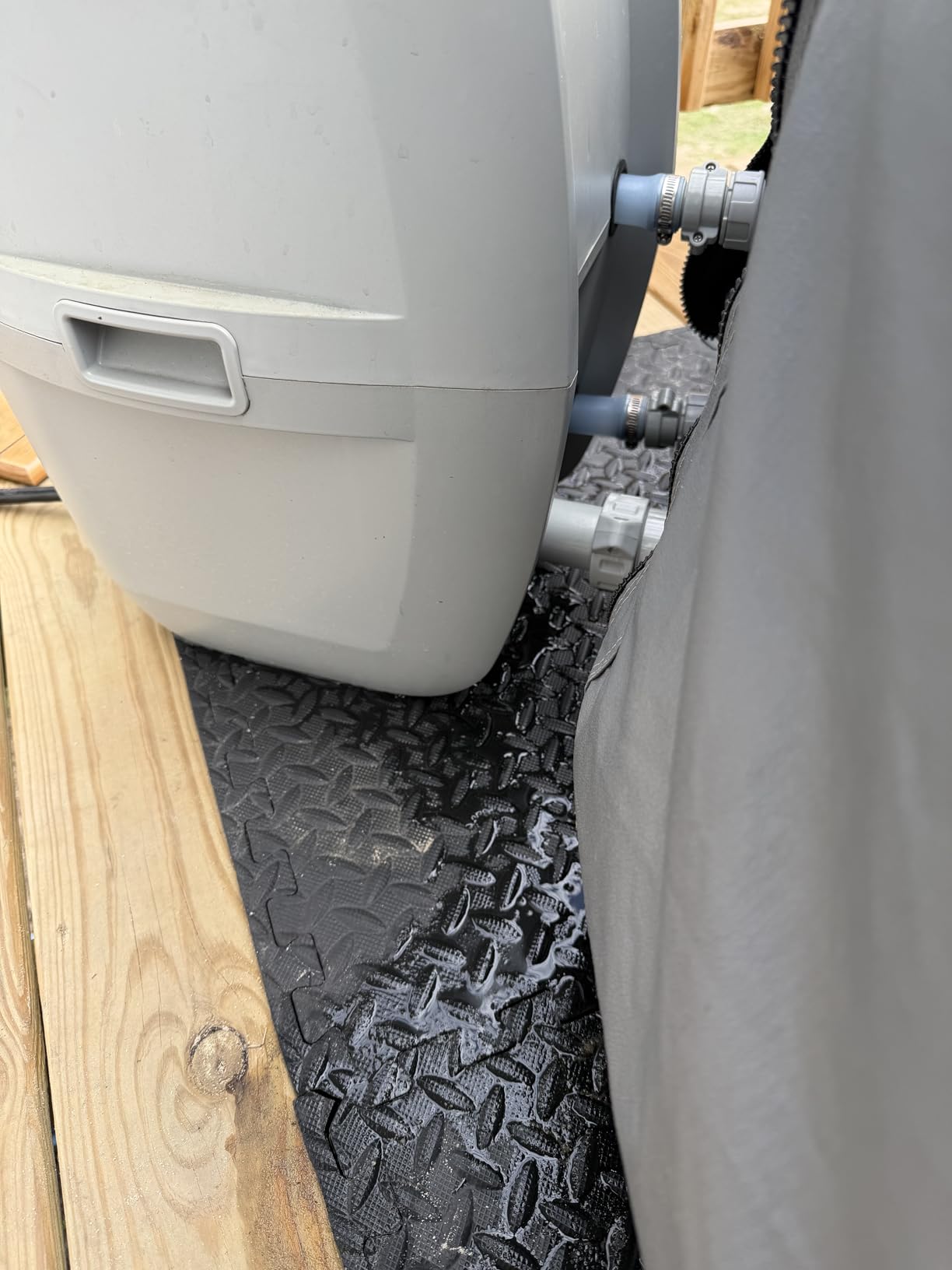 Coleman Sicily AirJet Large Round 5 to 7 Person Inflatable Hot Tub Portable Outdoor Spa with 180 AirJets and EnergySense Cover, Grey customer photo 3