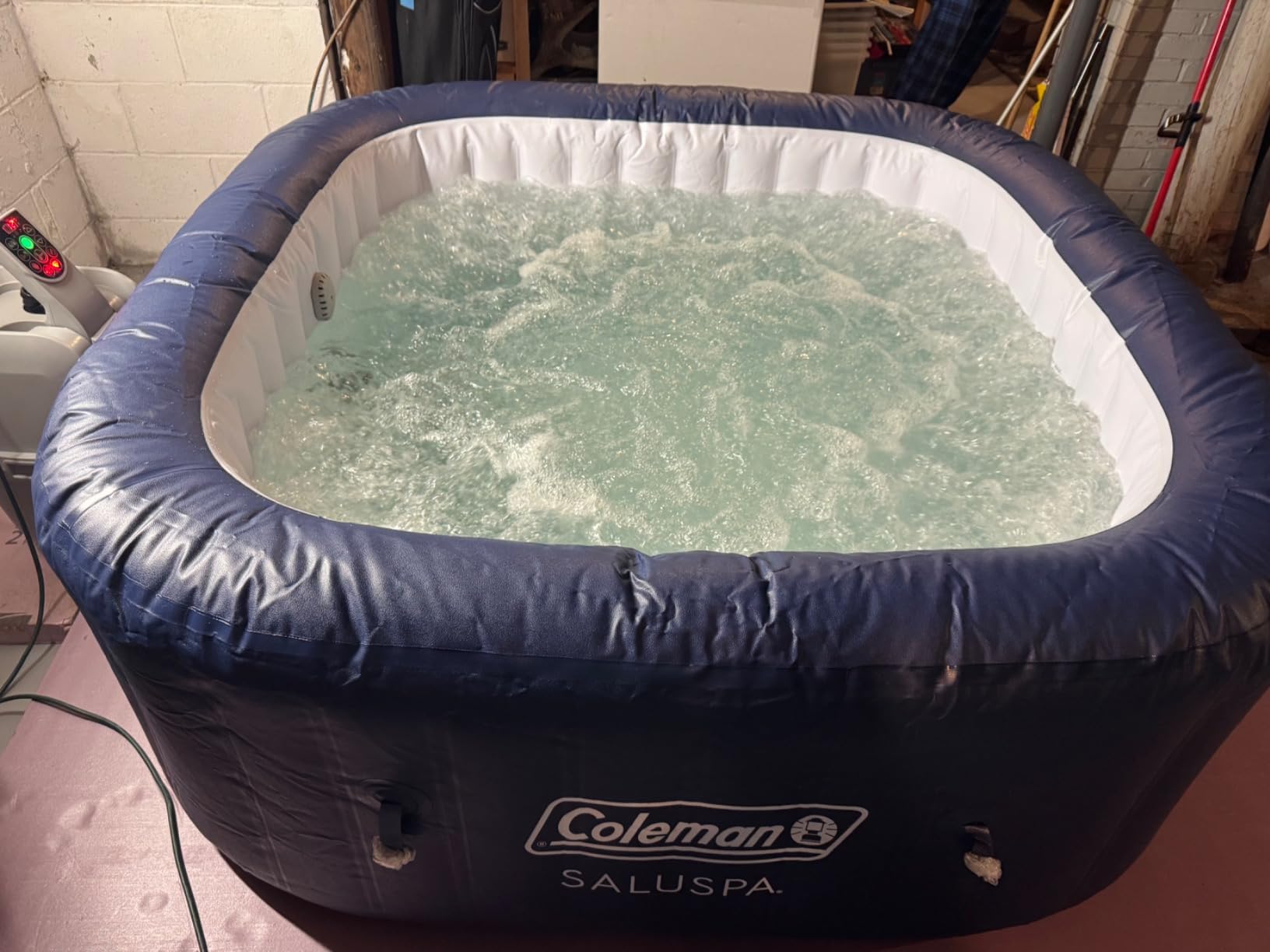 Coleman Hawaii AirJet Large Square 4 to 6 Person Inflatable Hot Tub Portable Outdoor Spa with 140 AirJets and EnergySense Cover, Grey customer photo 4