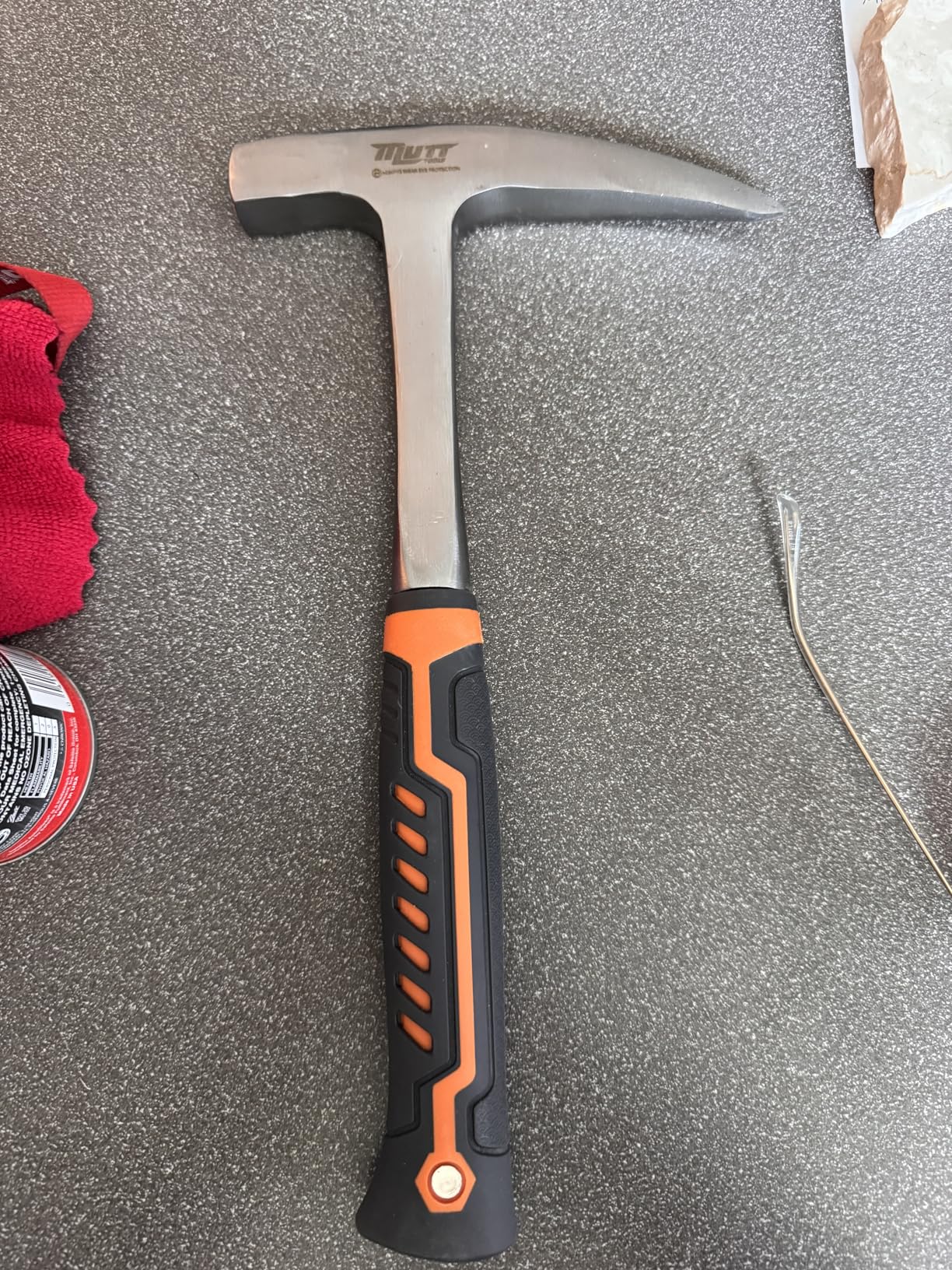Mutt Tools 22oz Professional Rock Hammer - Geology Pick for Rockhounding, Fossil Hunting and Masonry - Geologist Rock Pick Hammer for Breaking Stone and Geodes customer photo 1