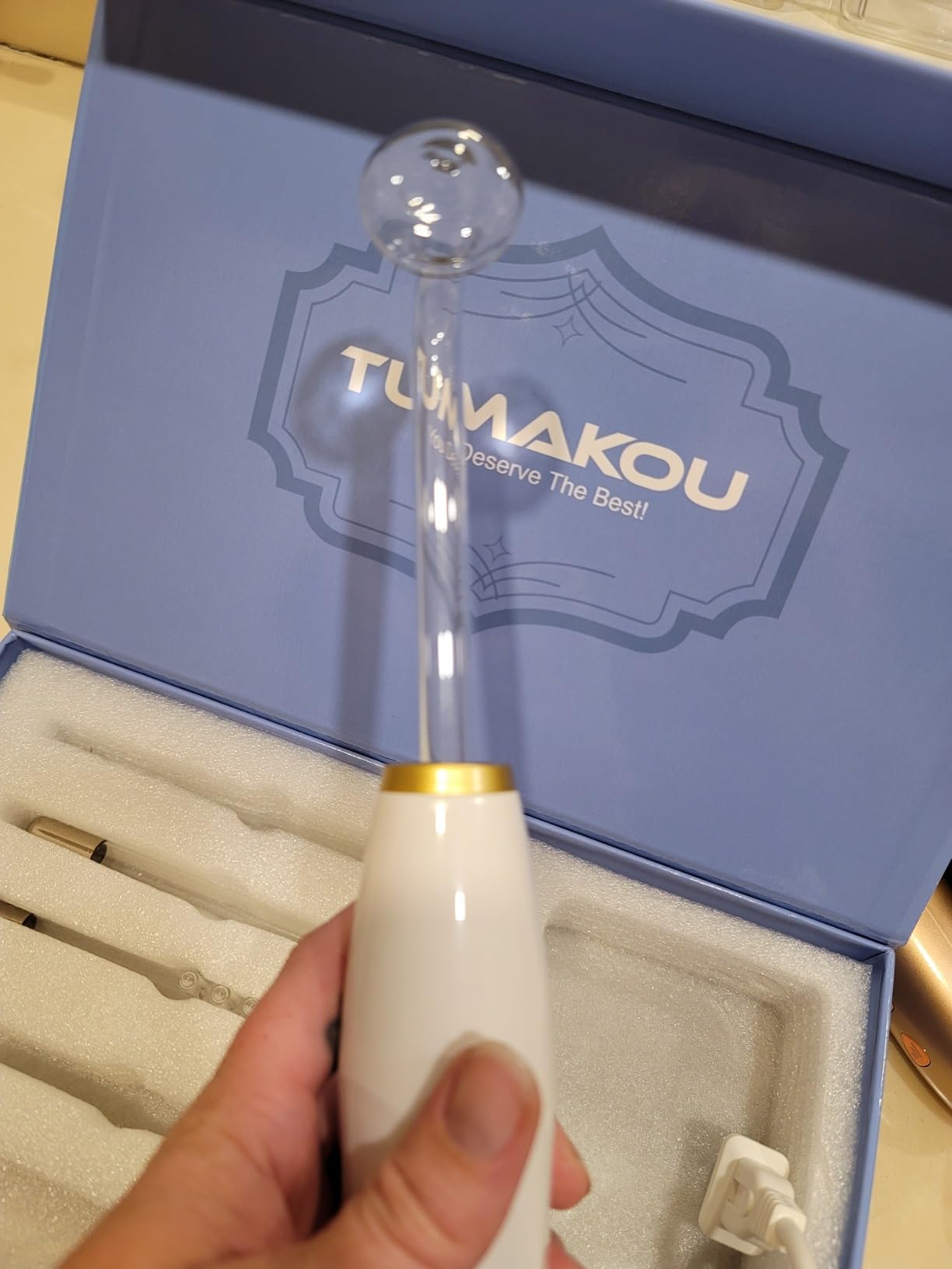 High Frequency Facial Device - TUMAKOU Blue High Frequency Facial Wand - Portable High Frequency Machine with 4 Fusion Neon + Argon Wands customer photo 1