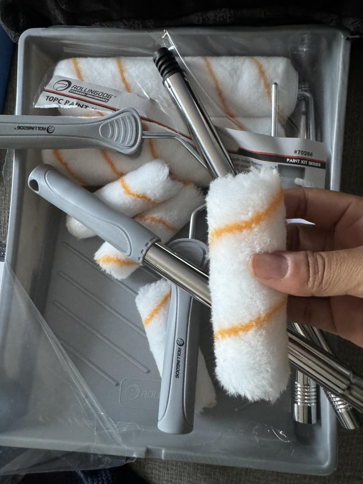 ROLLINGDOG Paint Roller Kit with Extension Pole - 9 Inch Paint Roller with Tray, 4Inch Mini Rollers, Stainless Steel Extension Pole (3ft) customer photo 1
