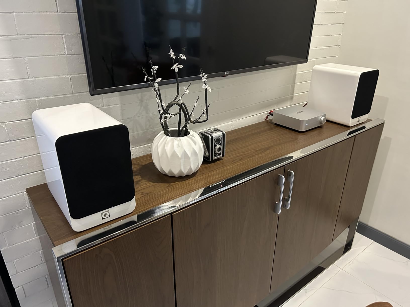 WiiM Amp: Multiroom Streaming Amplifier | Compatible with AirPlay, Google Cast, Alexa | HDMI, Voice Control | Stream from Spotify, Amazon Music, Tidal & More | Silver customer photo 2
