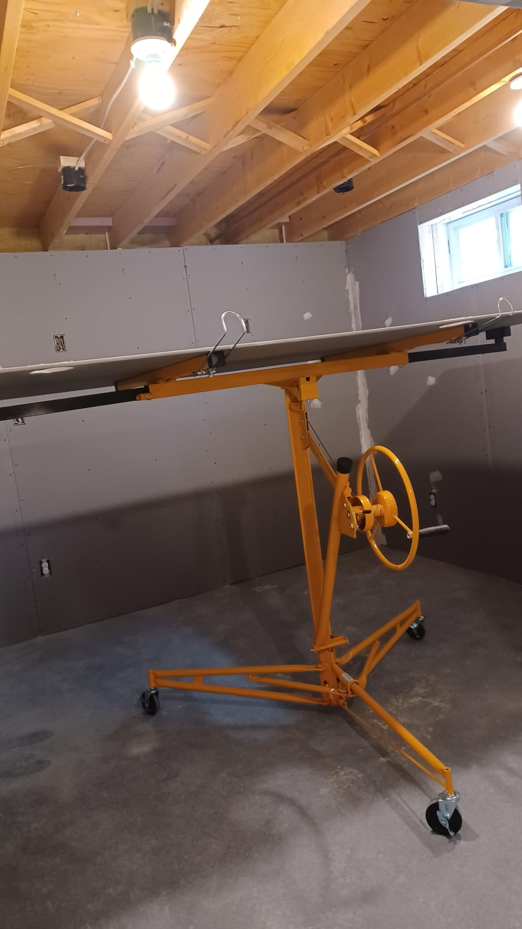 Rovibek Drywall Lift 11FT, Drywall Jack Lift Sheetrock Lift for Ceiling 360° Adjustable, Drywall Panel Hoist 150 lbs Heavy Duty Drywall Lifter, Foldable Sheetrock Lift for Home Improvement (Yellow) customer photo 1