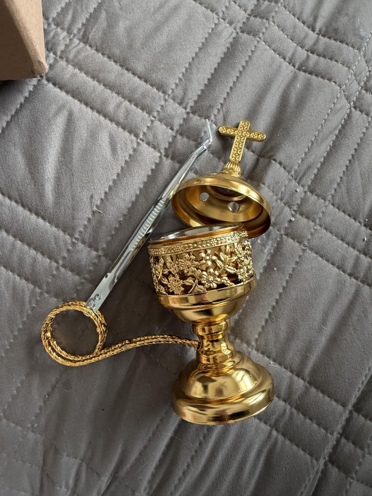 Yawlsow Incense Burner, Frankincense Charcoal Incense Stand, Bakhoor Incense Burner Holder, Ideal for Aromatherapy, Yoga and Spa, Home and Christian Church Censer, (Gold) customer photo 1