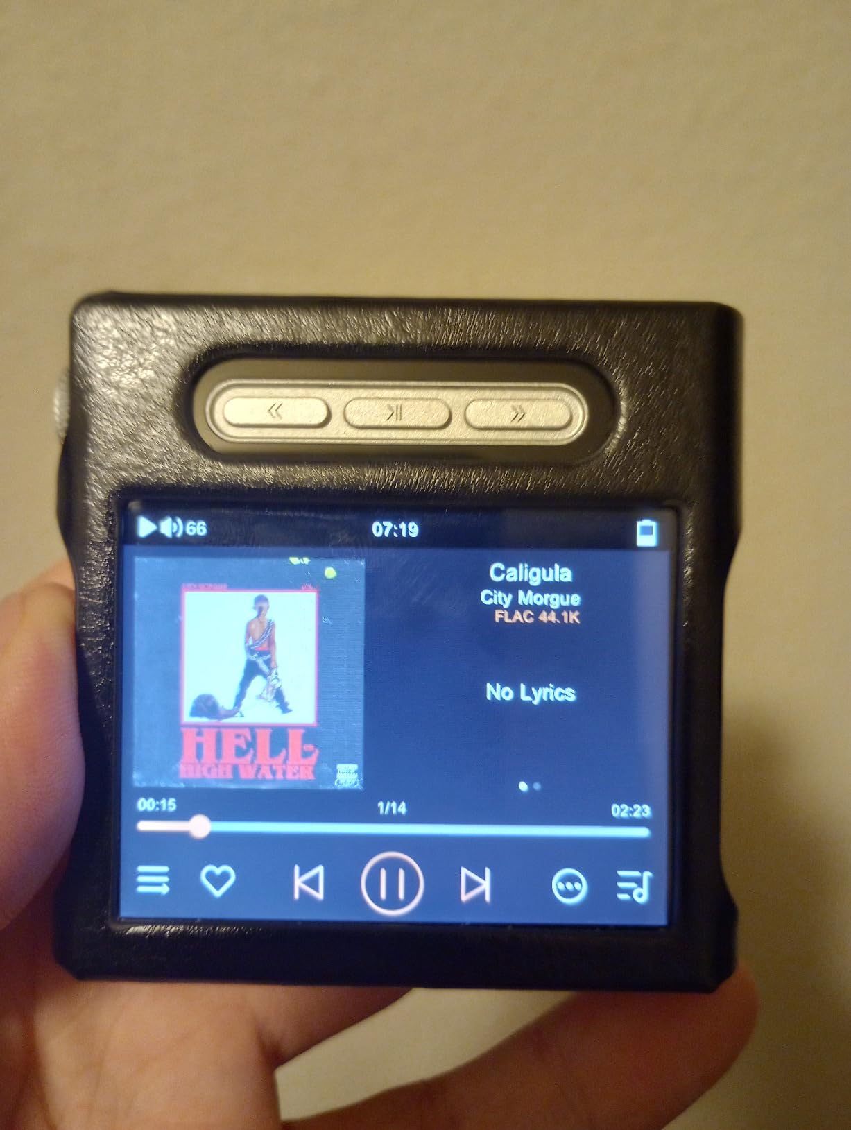 SHANLING M1s MP3 HiFi Player, ES903802M Digital Audio Player, Portable Lossless Bluetooth Mp3 Player with Full Touch Screen for Audiophile (Black) customer photo 1