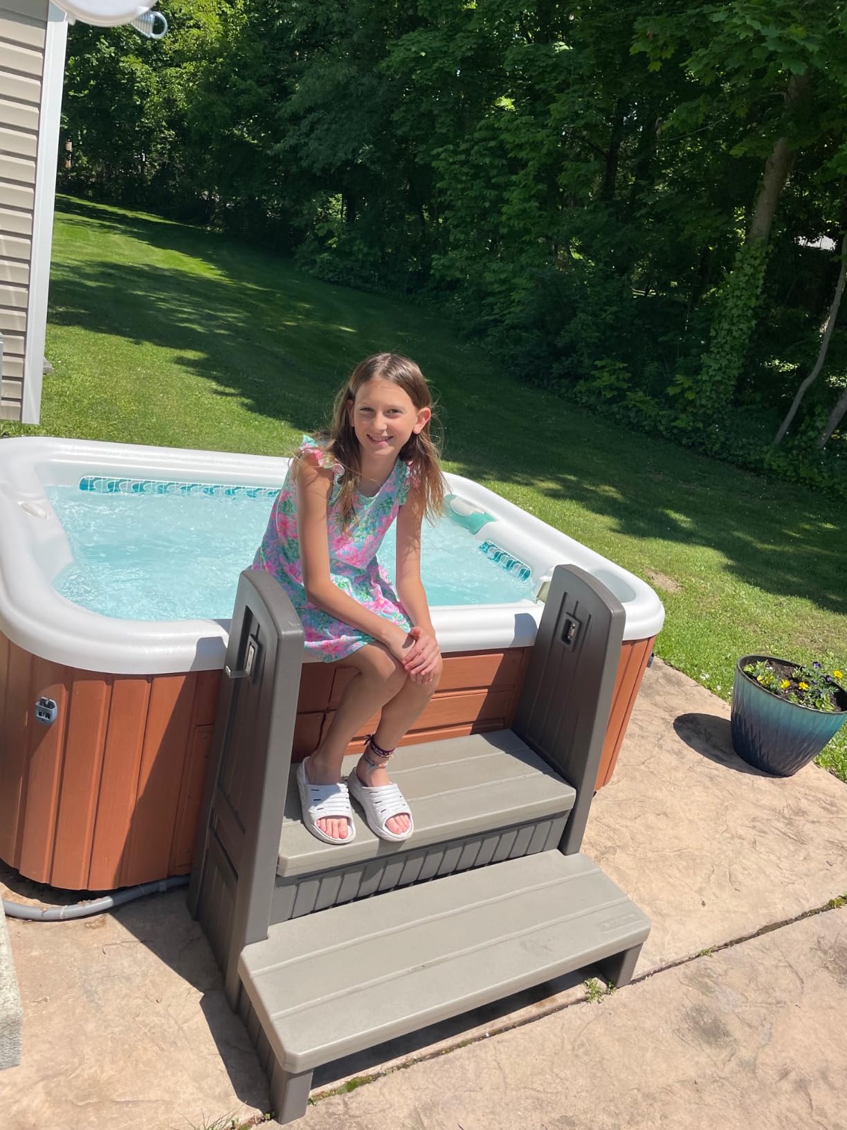 Step2 Hot Tub Storage Steps with Handrails, 2-Step Stool, Waterproof Stairs for Outdoor/Indoor Pool or Jacuzzi, Made of Durable Plastic, Dark Cedar customer photo 2