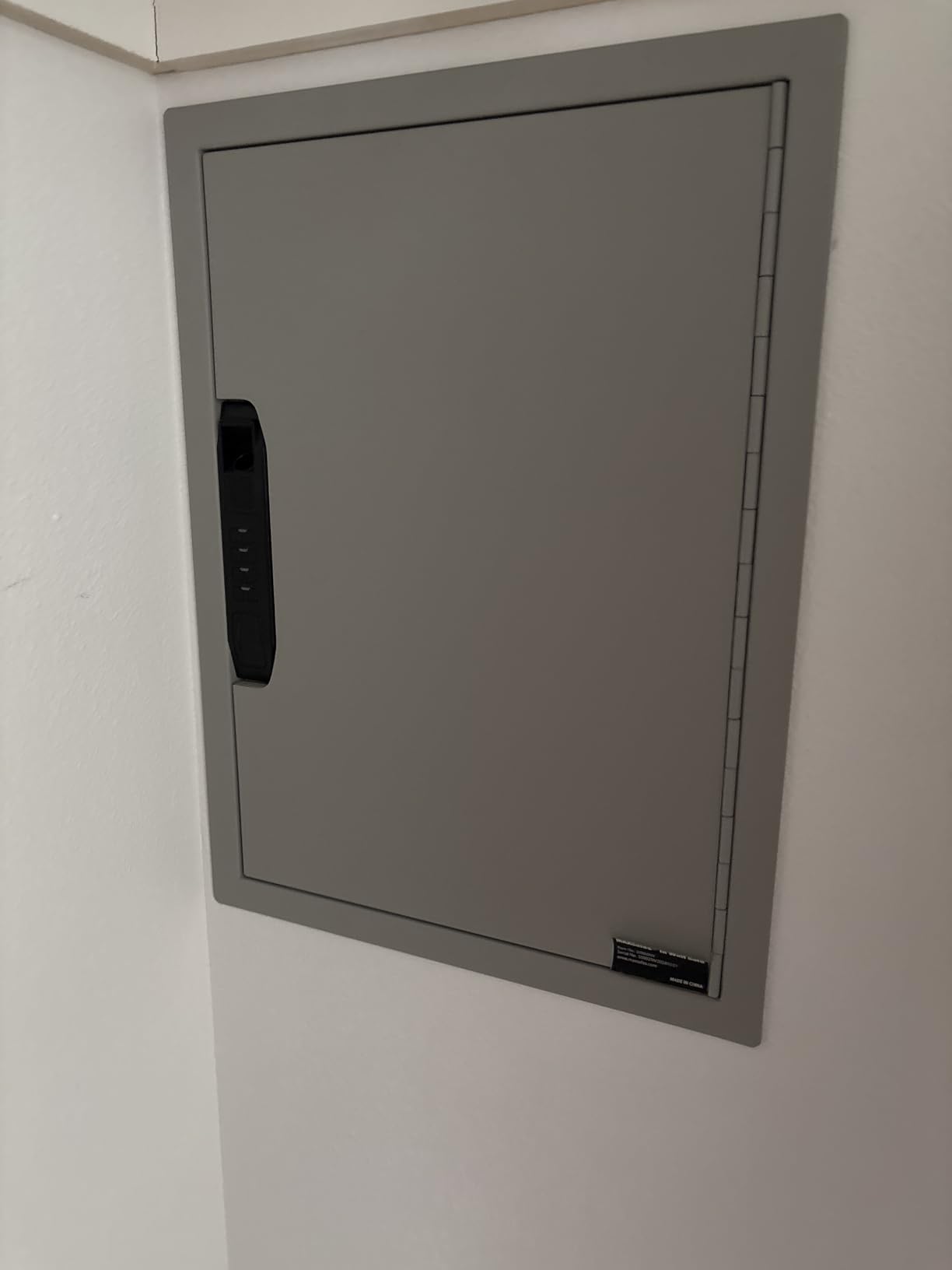 MAXSAFES Quick Access Wall Safe with Finger Vein Recognition Lock White Wall Safes Box with Pegboard, Removable Shelves & Heavy Duty Dual-Latch, Wall Gun Safe for Valuables, Cash, Clips customer photo 2