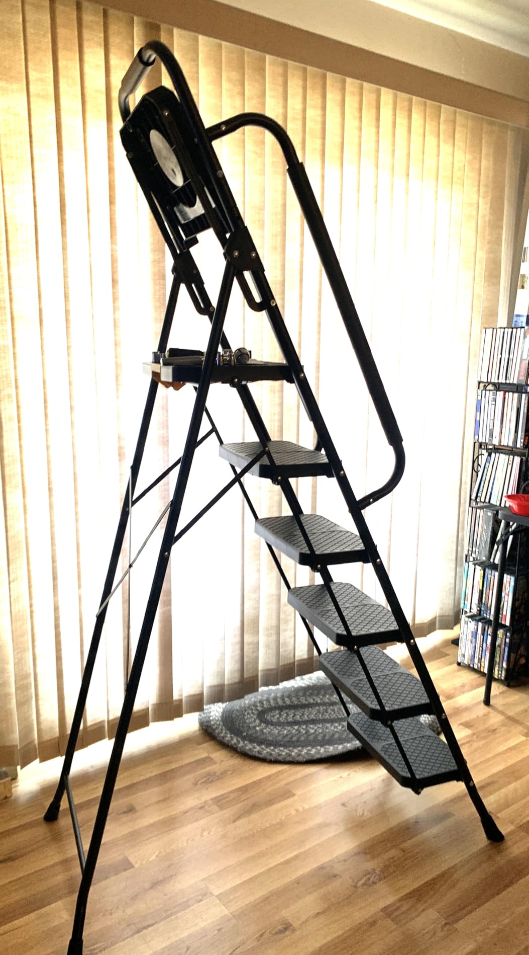 KINGRACK 6 Step Ladder with Tool Platform, 800 lbs, Folding Steel Ladder for Painting customer photo 1