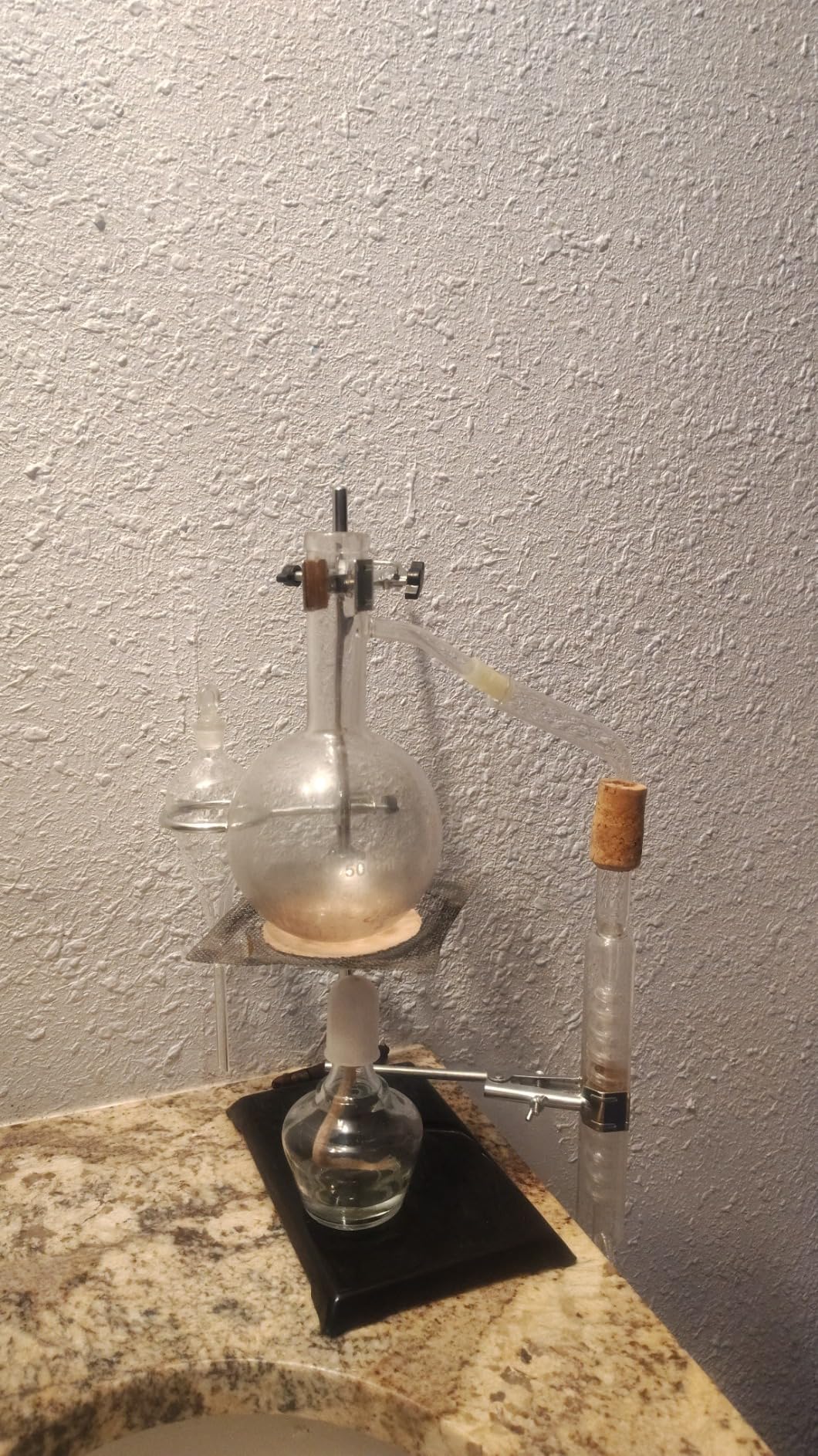 VEVOR Essential Oil Distillation Kit, 500ml Distillation Apparatus, 3.3 Boro Lab Glassware Distillation Kit with 1000W Heating Plate and 24/40 Joint, 33 pcs Set customer photo 1