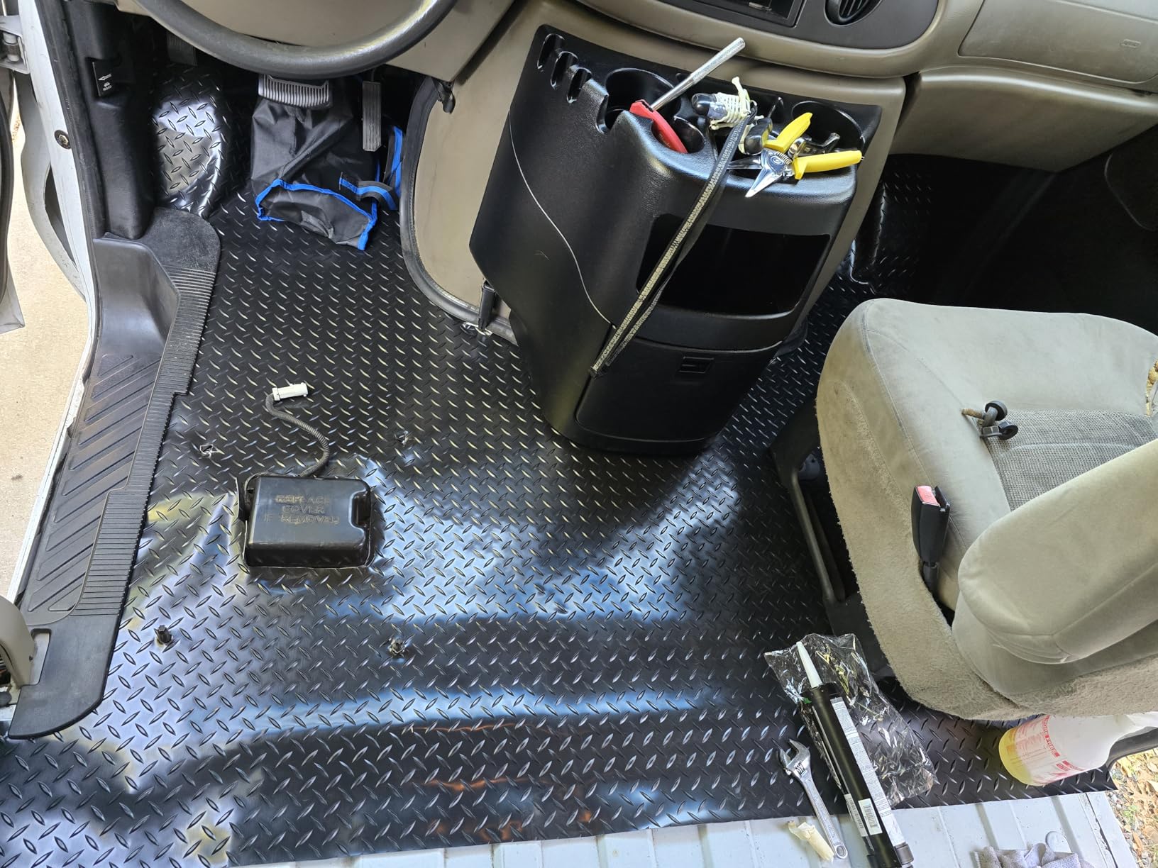 TUFFIOM 7.5x17 FT Garage Floor Mat, Coin Plate Sheet PVC Roll, Water/Stain Resistant Floor Runner for RV Trailer Flooring customer photo 1
