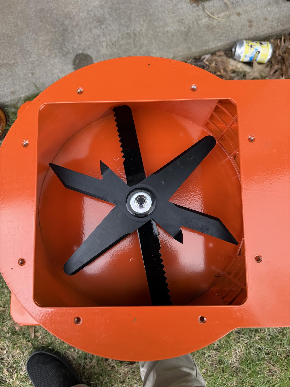 SuperHandy Electric Leaf Mulcher Shredder - Steel Construction, 15-AMP 120V AC Motor, 11