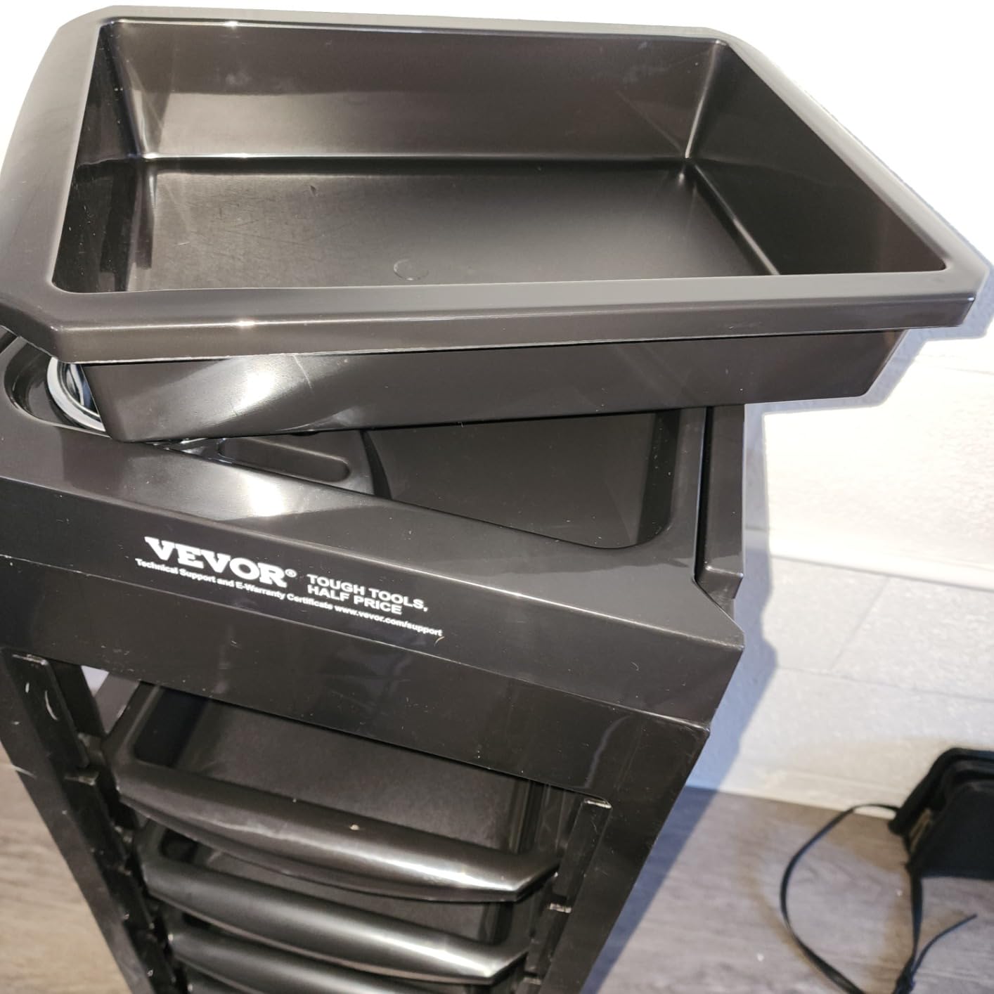 VEVOR Salon Organizer Cart, Secure Hair Salon Station with 6 Detachable Trays & Appliance Holder, Durable Barber Shop Trolley with Locking Casters for SPA & Beauty Services customer photo 2