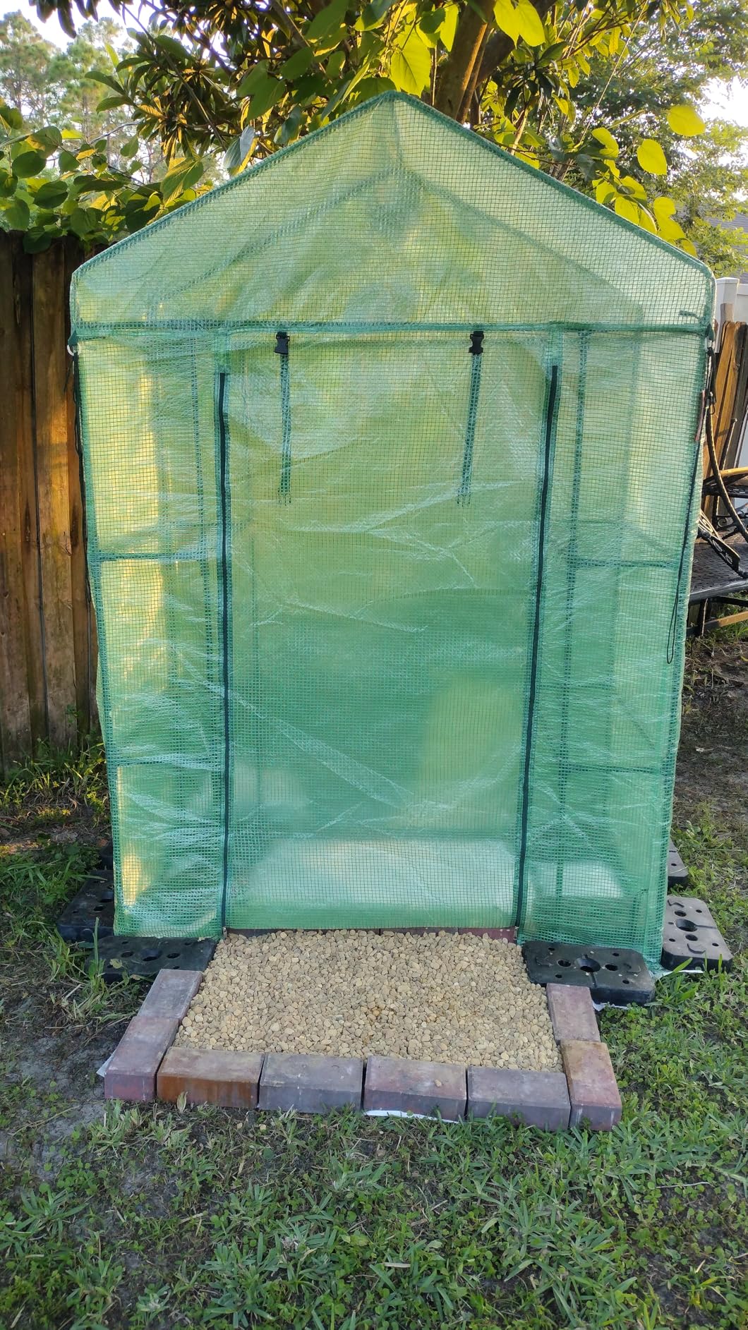 VEVOR Walk-in Tunnel Greenhouse, 9.6x6.4x6.2 ft Hoop House with Galvanized Steel Frame, PE Cover, Roll-up Zipper Door and 6 Windows customer photo 1