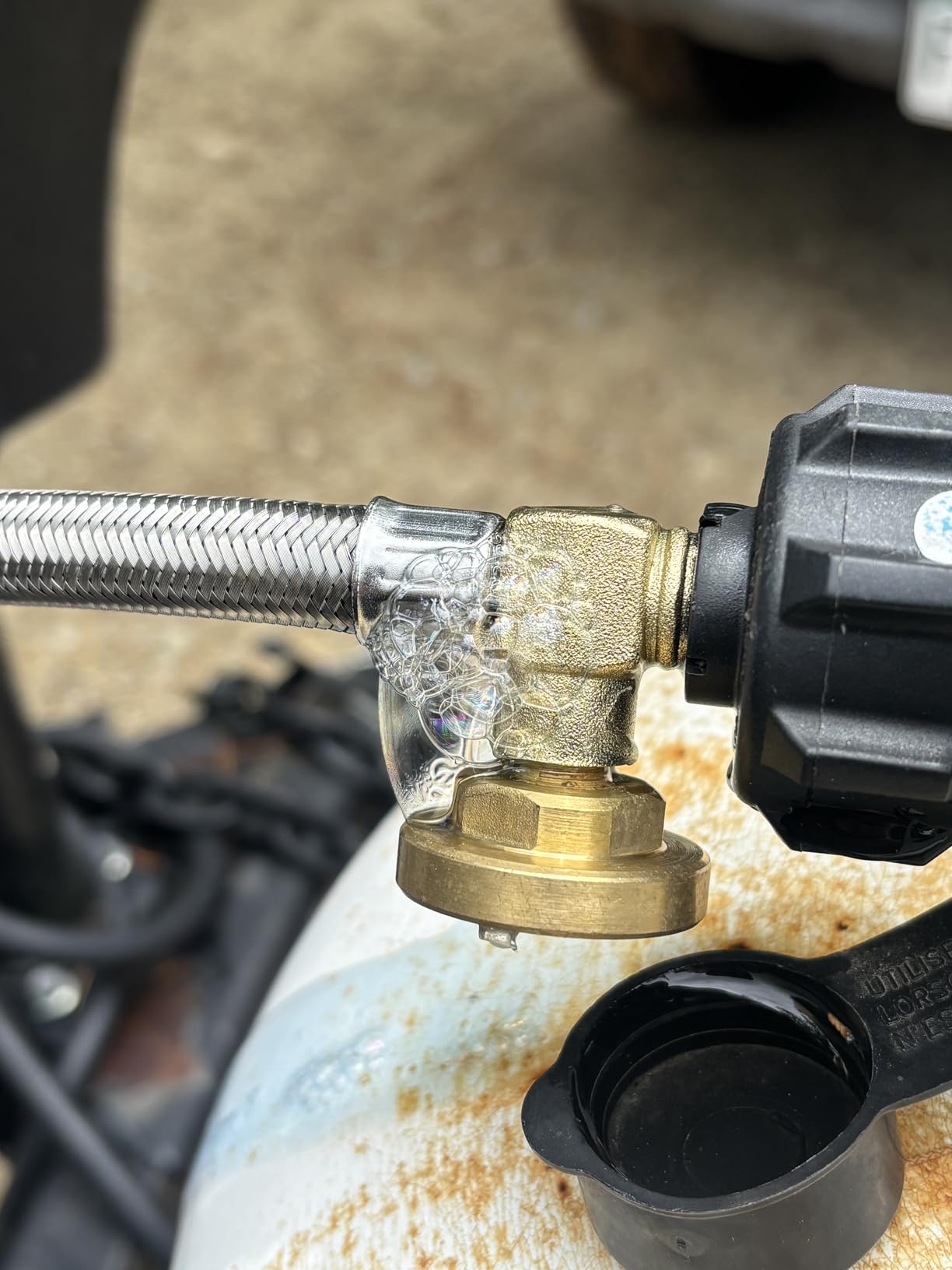 BlueStars Upgraded RV Propane 2-Stage Auto Changeover LP Propane Gas Regulator-2 Tank, with Two 18Inch RV Pigtail Stainless Braided Hoses & Gauge - Dual Propane Regulator for RV Van Trailer Camper customer photo 2