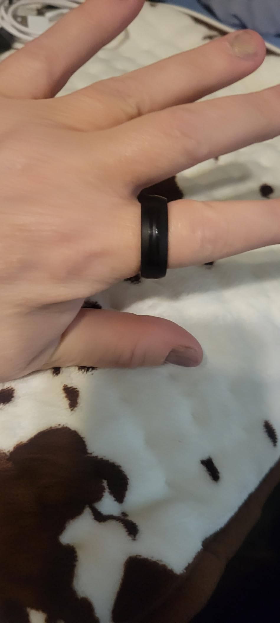 RENPHO Lynx Smart Ring - All Day Sleep & Activity Tracking, Includes Charging Case, 7-Day Battery Life, Subscription-Free App for iOS & Android, Size Before You Buy customer photo 2