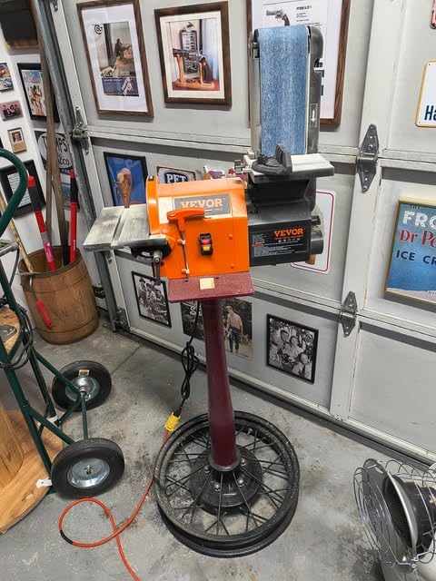 VEVOR 8 Inch Bench Grinder, Bench Grinder Sander with 2 x 28 Inch Belt Sander Combo and 2.5A Induction Motor for Metalworking Sharpening Grinding customer photo 1