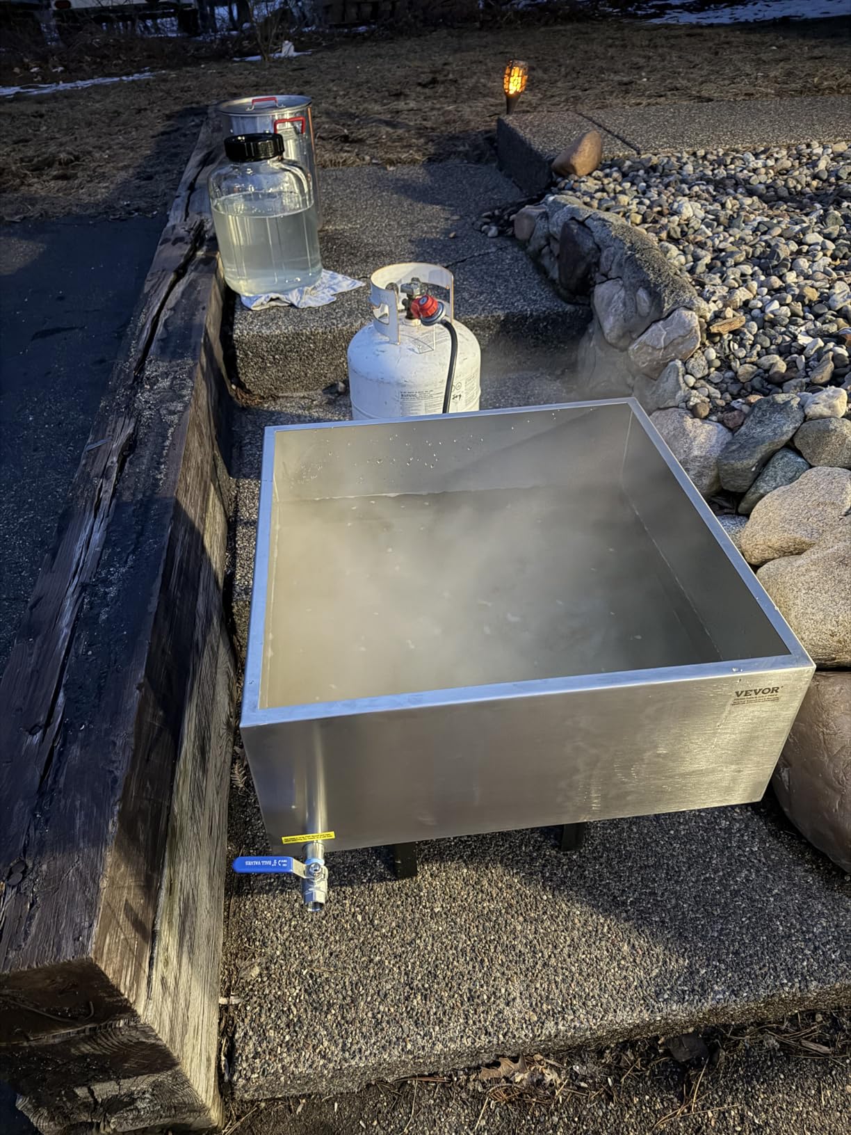 VEVOR Maple Syrup Evaporator Pan, 17.5 Gal, 24 x 24 x 7 Inch Maple Syrup, 304 Stainless Steel Maple Syrup Pan, Evaporator Pan with 1 Valve and 3 Heating Methods, for Home, Outdoor customer photo 1
