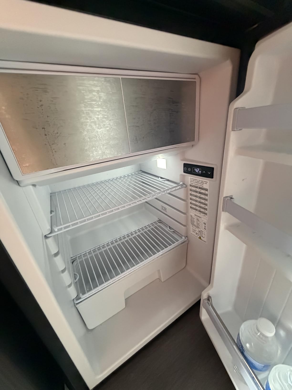 BODEGACOOLER 12-Volt Refrigerator, 116.2-Quart RV Refrigerator with Freezer, Dual-Mode RV Fridge with LED, 5℉-50℉ Travel Compressor Cooler 12/24V DC for Boat, Caravan, Truck, Camping (Black) customer photo 1