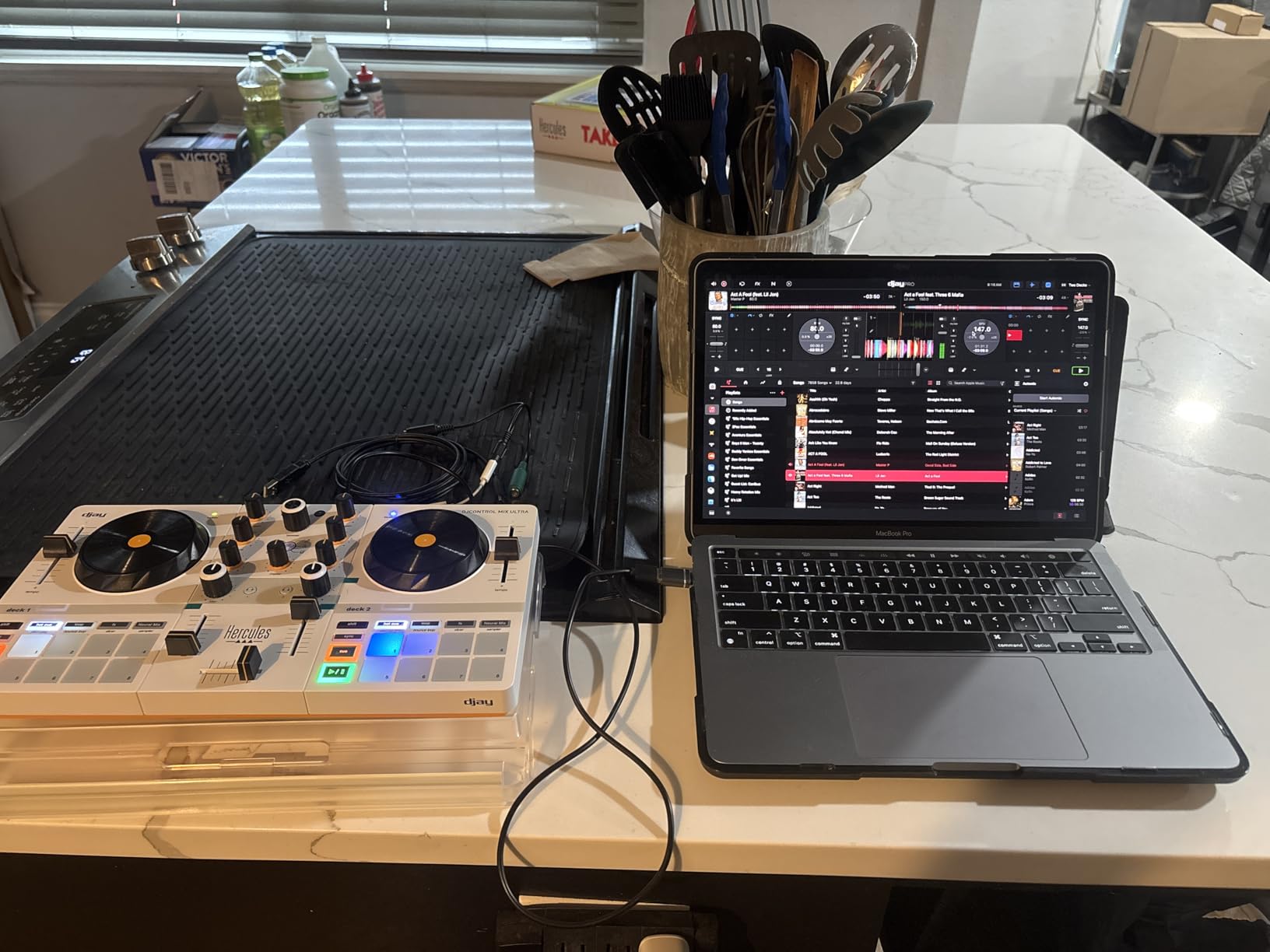Hercules DJControl Mix Ultra Portable DJ Controller, Bluetooth Wireless DJ Mixer with Jog Wheels, 10-Hour Battery, Neural Mix, Compact DJ Deck for Beginners, Compatible with PC customer photo 1
