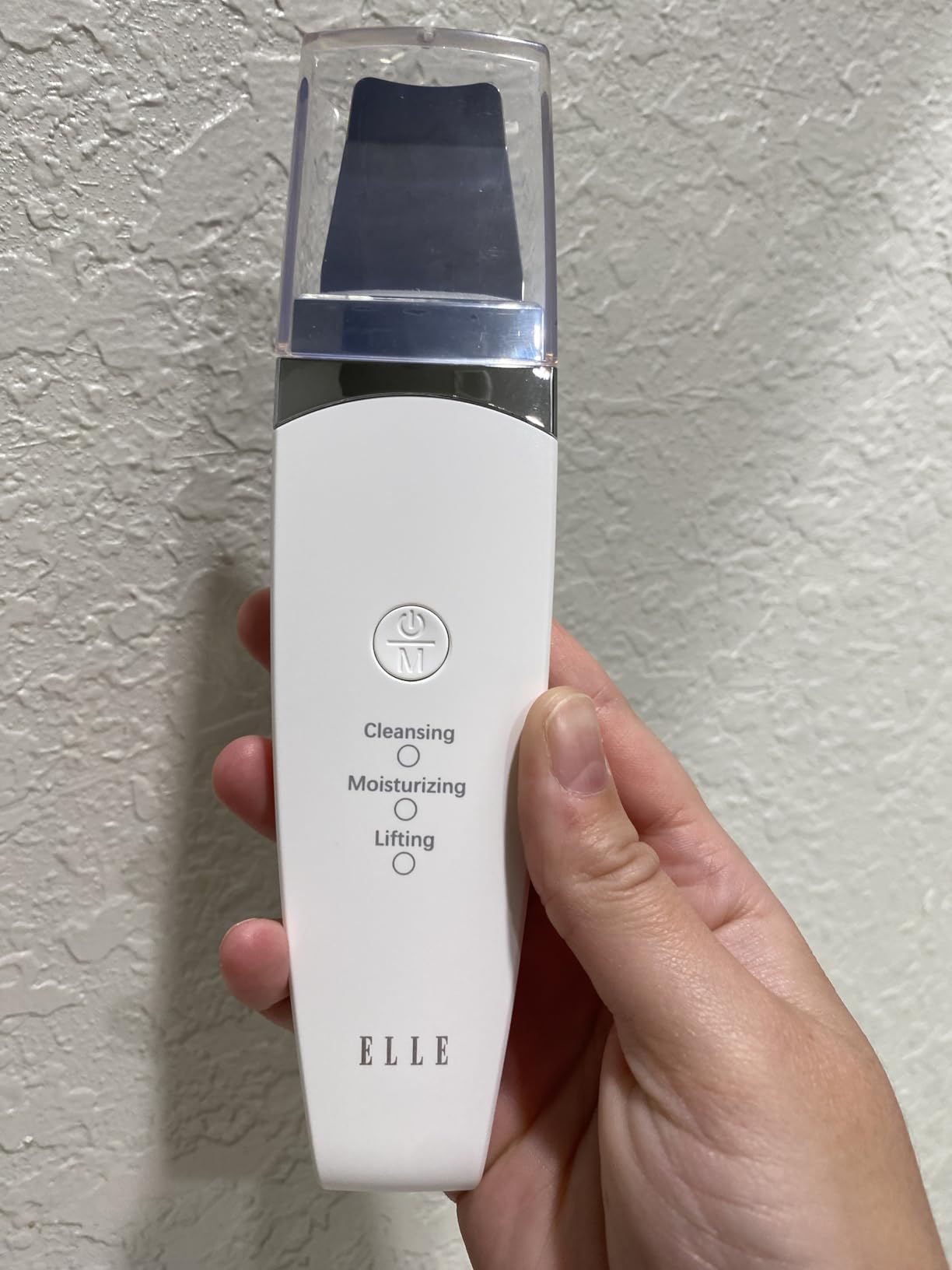 Elle - Ultrasonic Exfoliating Skin Spatula, Deep Cleansing, Exfoliation, Skin Renewal (White) customer photo 1