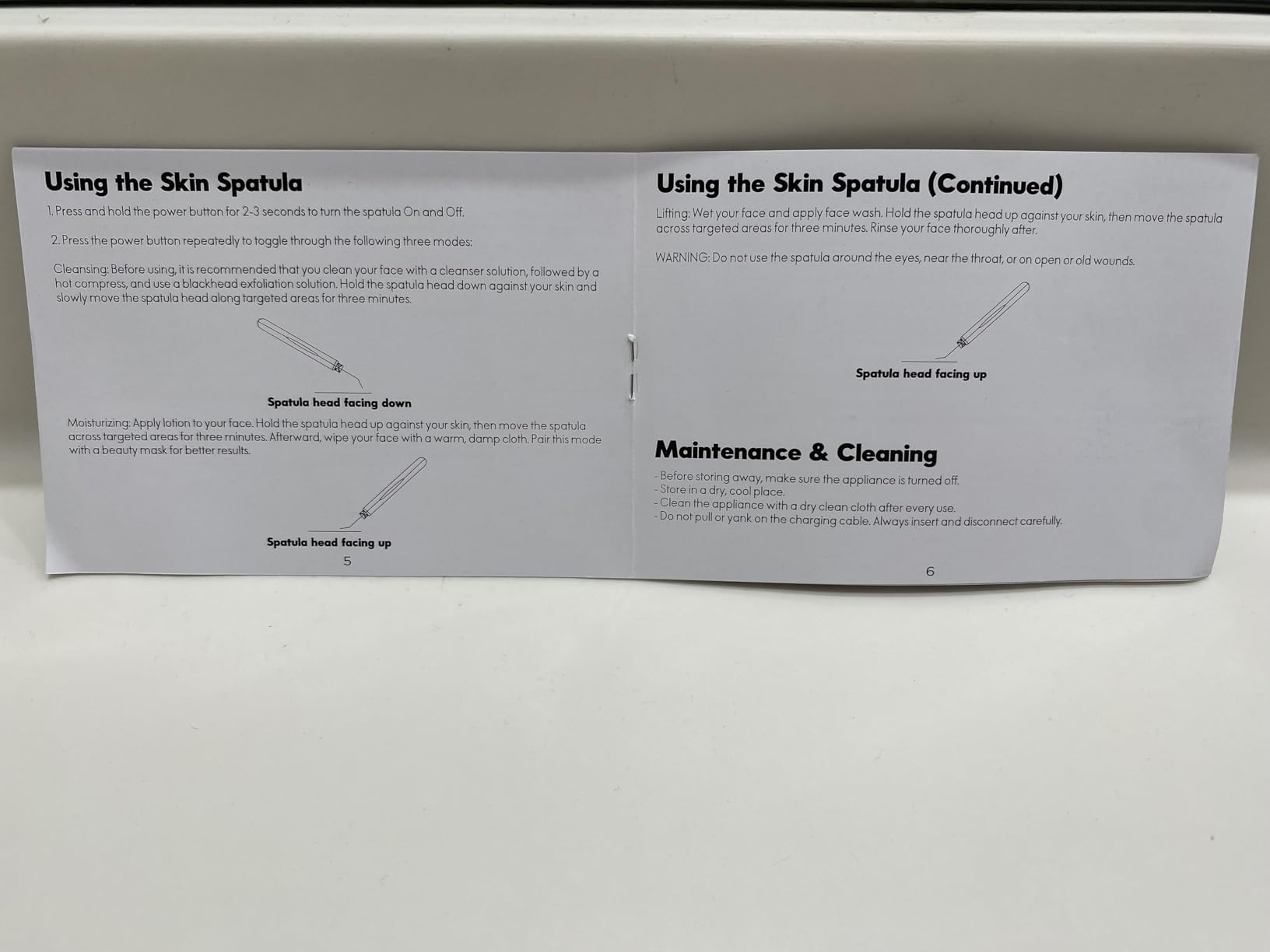 Elle - Ultrasonic Exfoliating Skin Spatula, Deep Cleansing, Exfoliation, Skin Renewal (White) customer photo 2