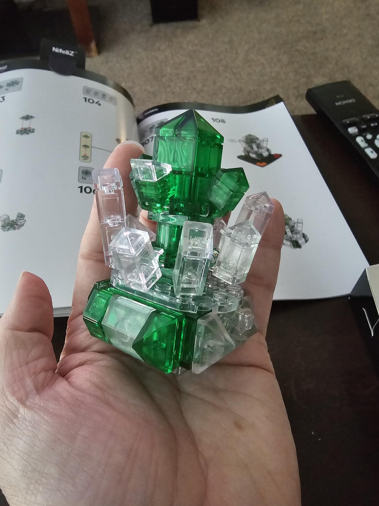 Nifeliz Geology Rock Collection Building Set for Adults, 6 Different Kinds of Gemstone Model Toys, Creative Desk Decoration & Fun Gift for Mineral Lovers (616PCS, NF10306) customer photo 2