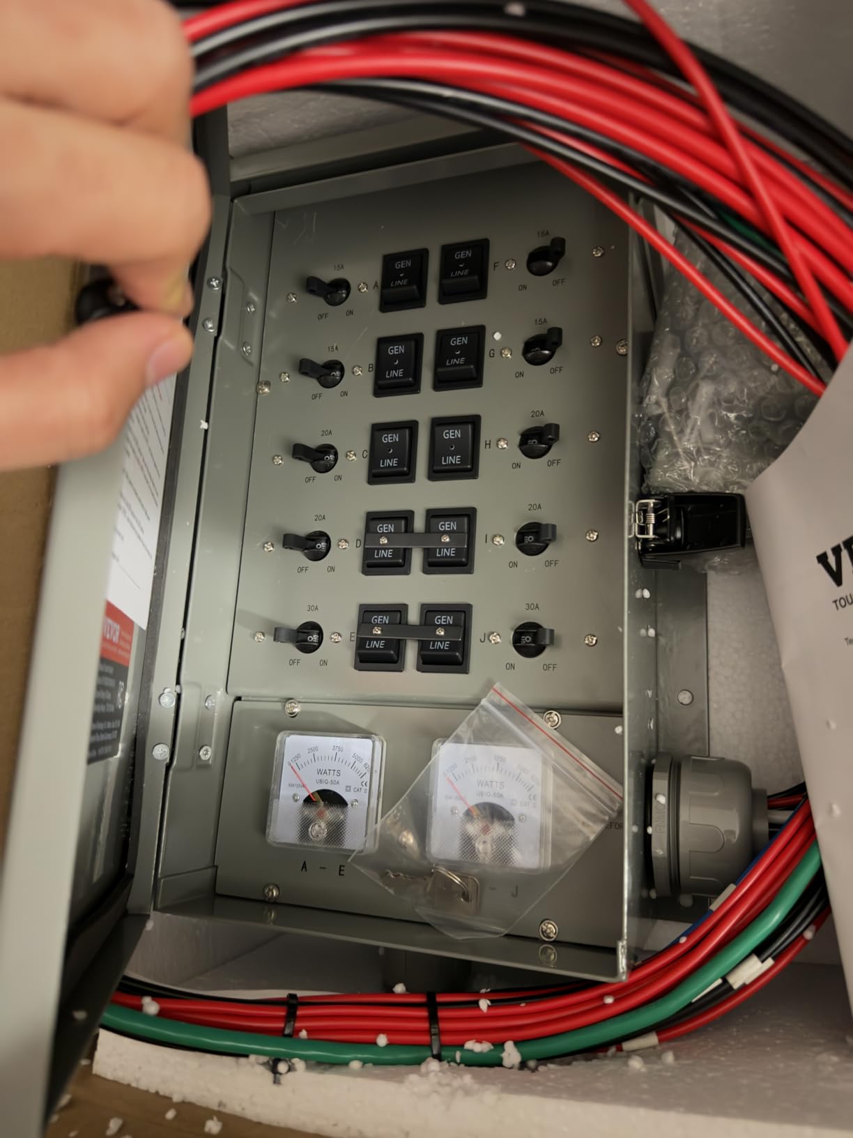 VEVOR Manual Transfer, 50-Amp 10-Circuit, Prewired Generator Transfer Kit with CS6375 Plug Power Inlet Box, Double-Throw, NEMA 3R, Mechanical Watt Meter customer photo 1