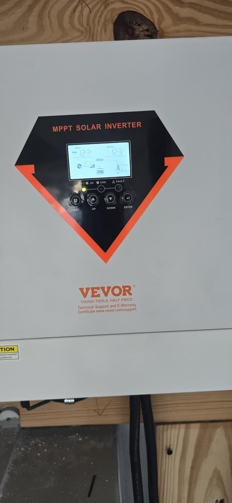 VEVOR Hybrid Solar Inverter, 3000W, Single Phase Pure Sine Wave Power Inverter, 24V DC to 110/120V AC, with Built-in 100A MPPT Solar Charge Controller customer photo 1