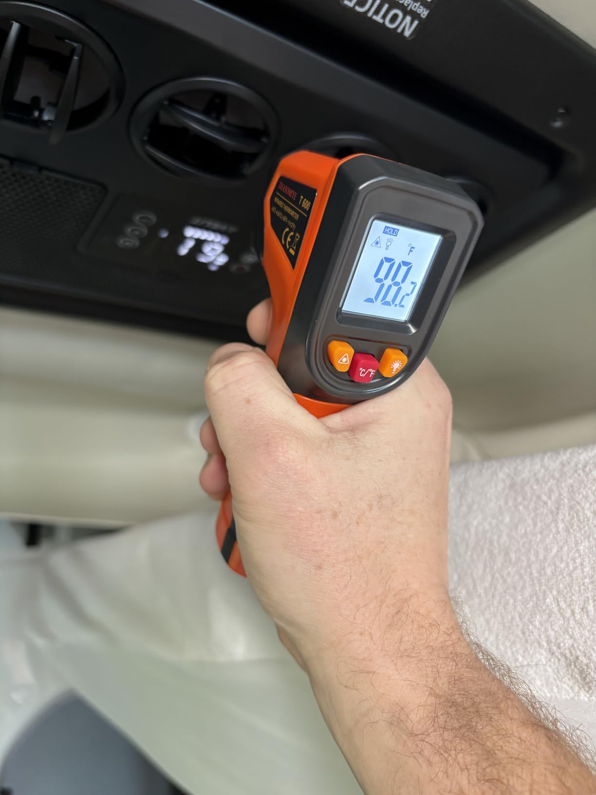 -58°F to 2732°F Digital Infrared Thermometer Gun, 50:1 Distance Ratio Laser Temperature Gun with MAX/MIN/AVG Measure and Alarm, Heat IR Temp Gun for Cooking, Griddle, HVAC, Industrial Forging customer photo 1
