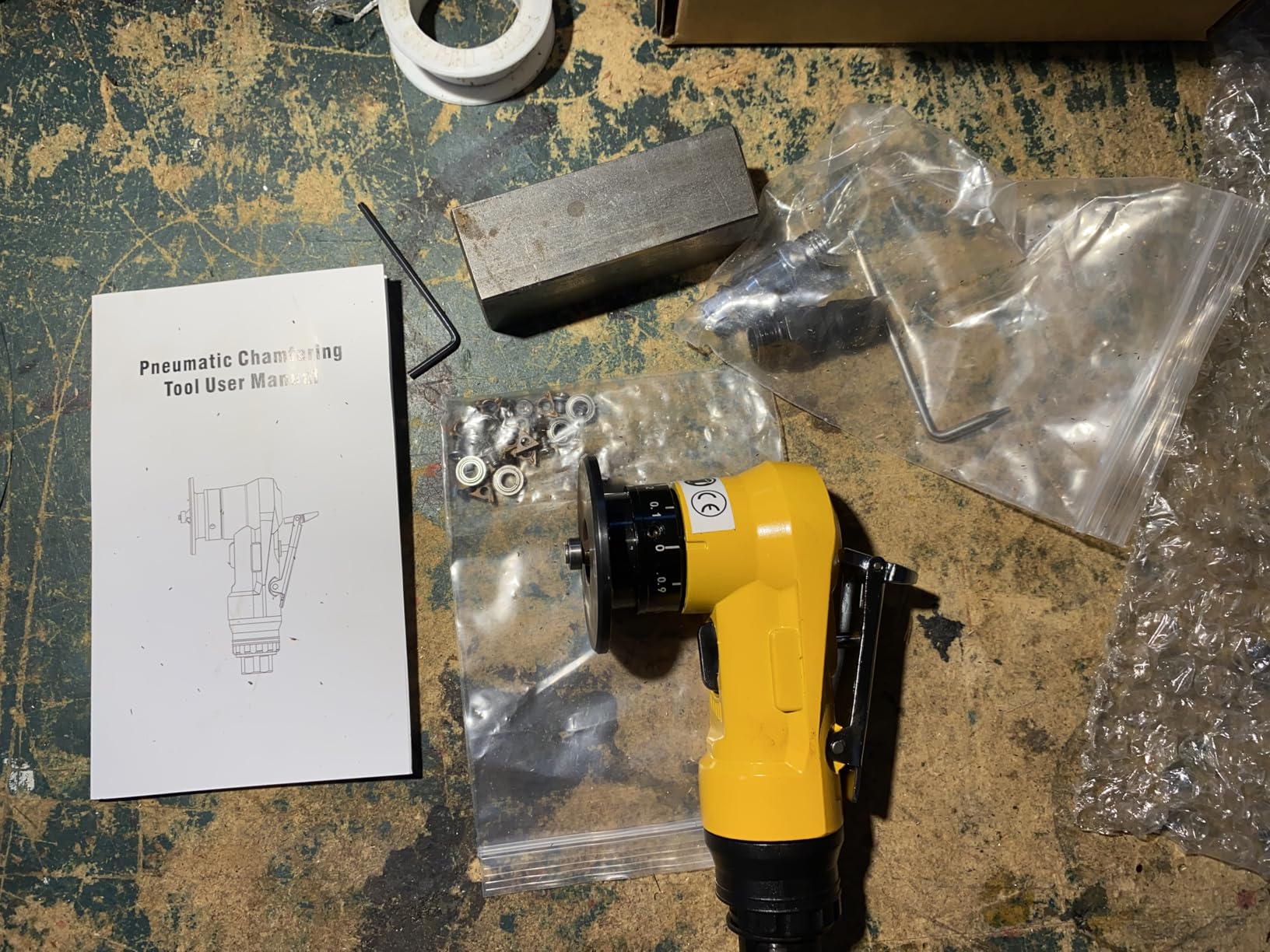 Pneumatic Chamfering Tool, 30000 RPM Air Chamfer Tool with 6 Bearings & Complete Screw Kit for Deburring & Beveling, Includes 8 C & 6 R Blades, 45 Degrees, 1/4 Inch Air Inlet for Metal, Wood, PVC, Acrylic customer photo 1