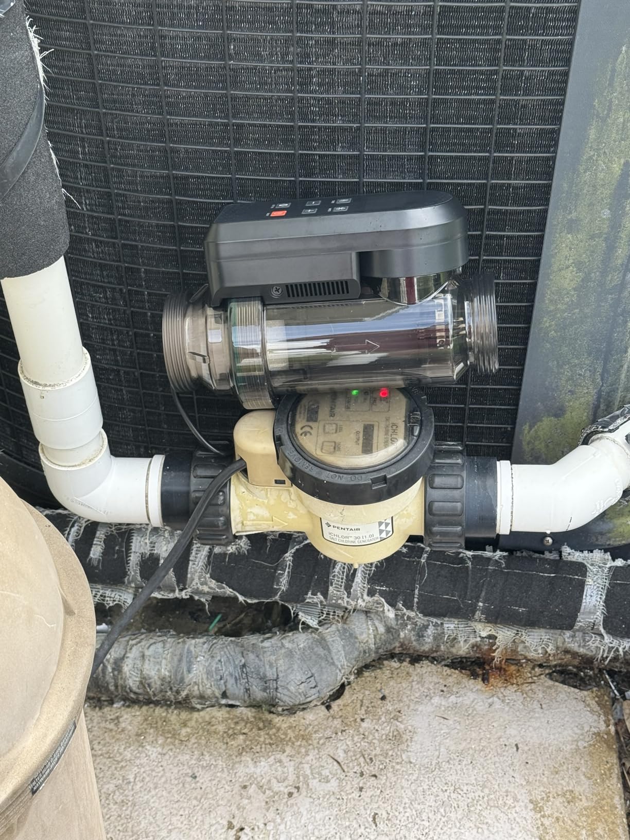 HOUSOUTION Salt Water Pool Chlorinator System, Salt Chlorine Generator with Smart App Control, Saltwater Pool System, Chlorinator for Inground Pool, Salt Cell for Pool, Up to 2,5000 Gallon Pool customer photo 1
