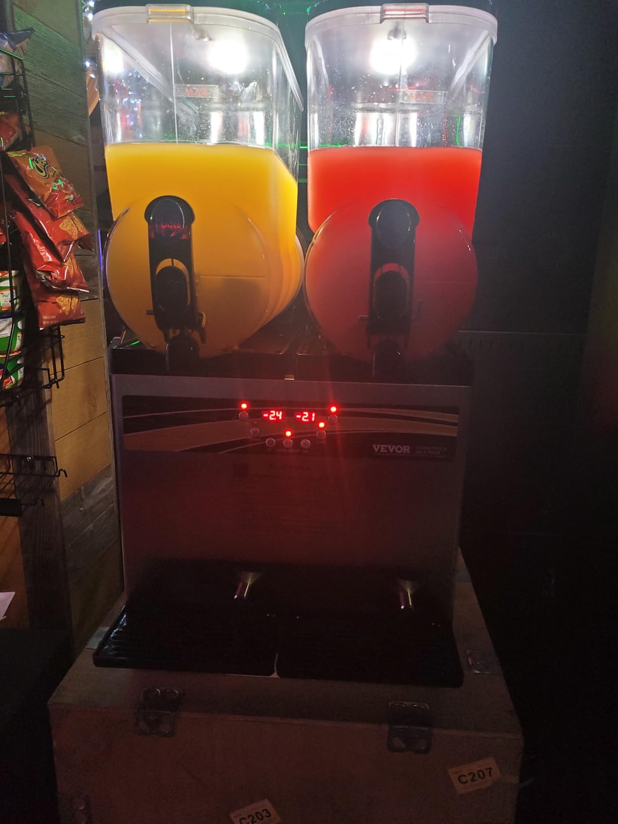 VEVOR Commercial Slushy Machine, 15Lx3 Triple Tank Margarita Machine, 180 Cups Stainless Steel Margarita Smoothie Frozen Drink Machine, Slushie Machine for Party Restaurants Cafe Bars customer photo 2
