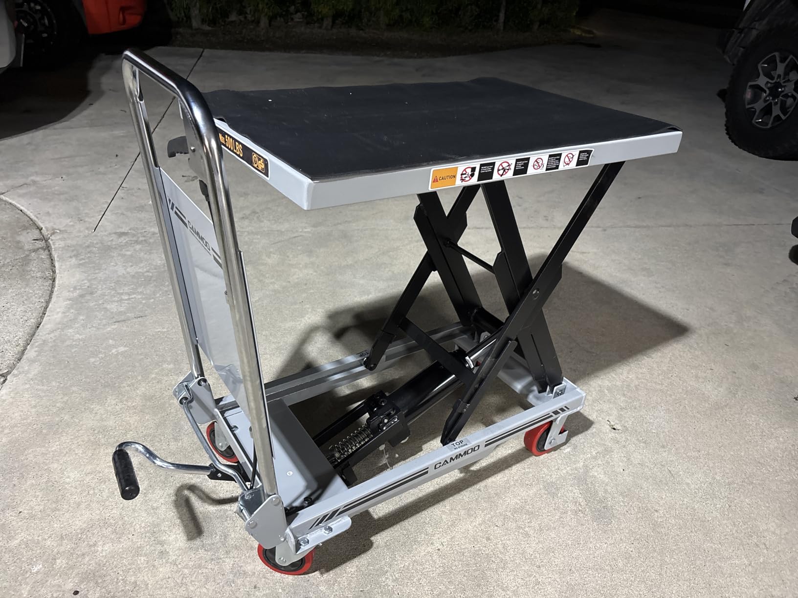 CAMMOO Hydraulic Lift Table Cart, 500 lb Foldable Scissor Lift, Gray customer photo 2