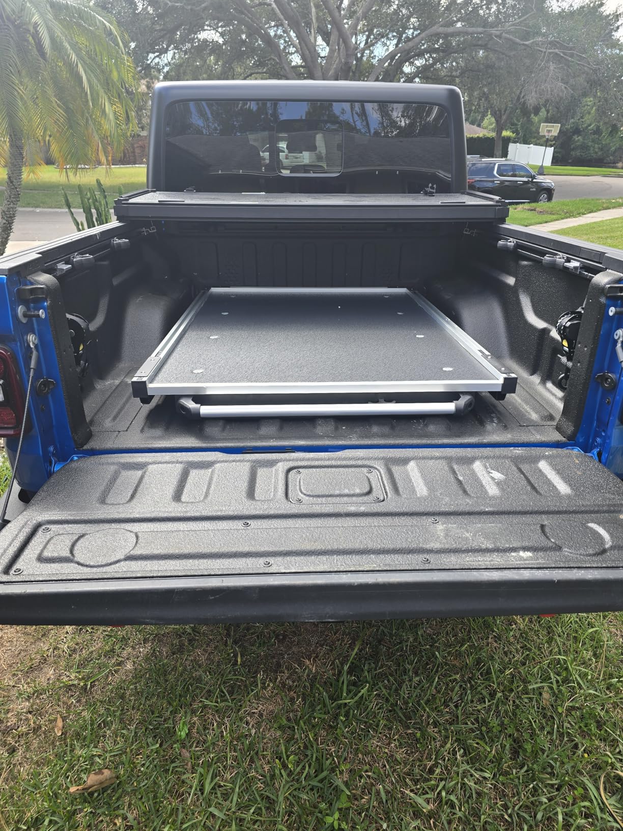 VEVOR Sliding Truck Bed Organizer, 63 x 47-Inch Heavy Duty Truck Bed Storage Drawer with 1000 lbs Capacity, 2-Position Slide Out Tray for Pickup Trucks, Black customer photo 2